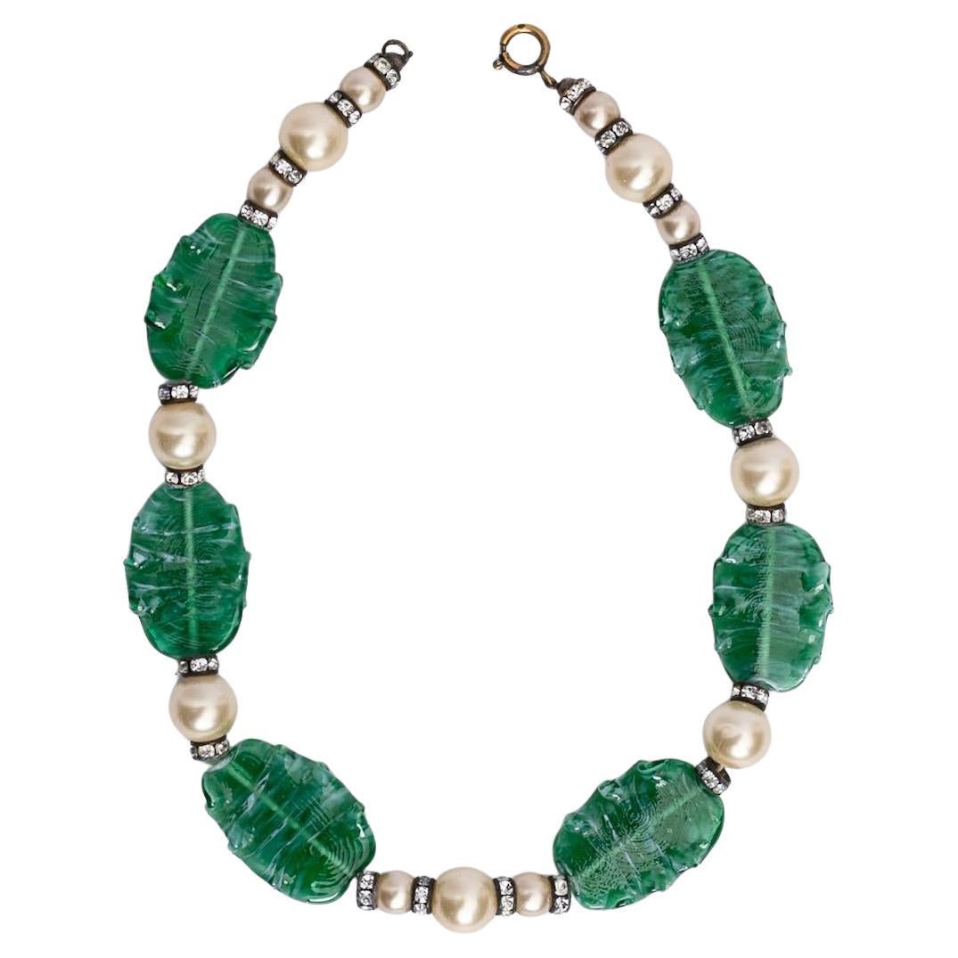 Collier de perles de verre anciennes en vente