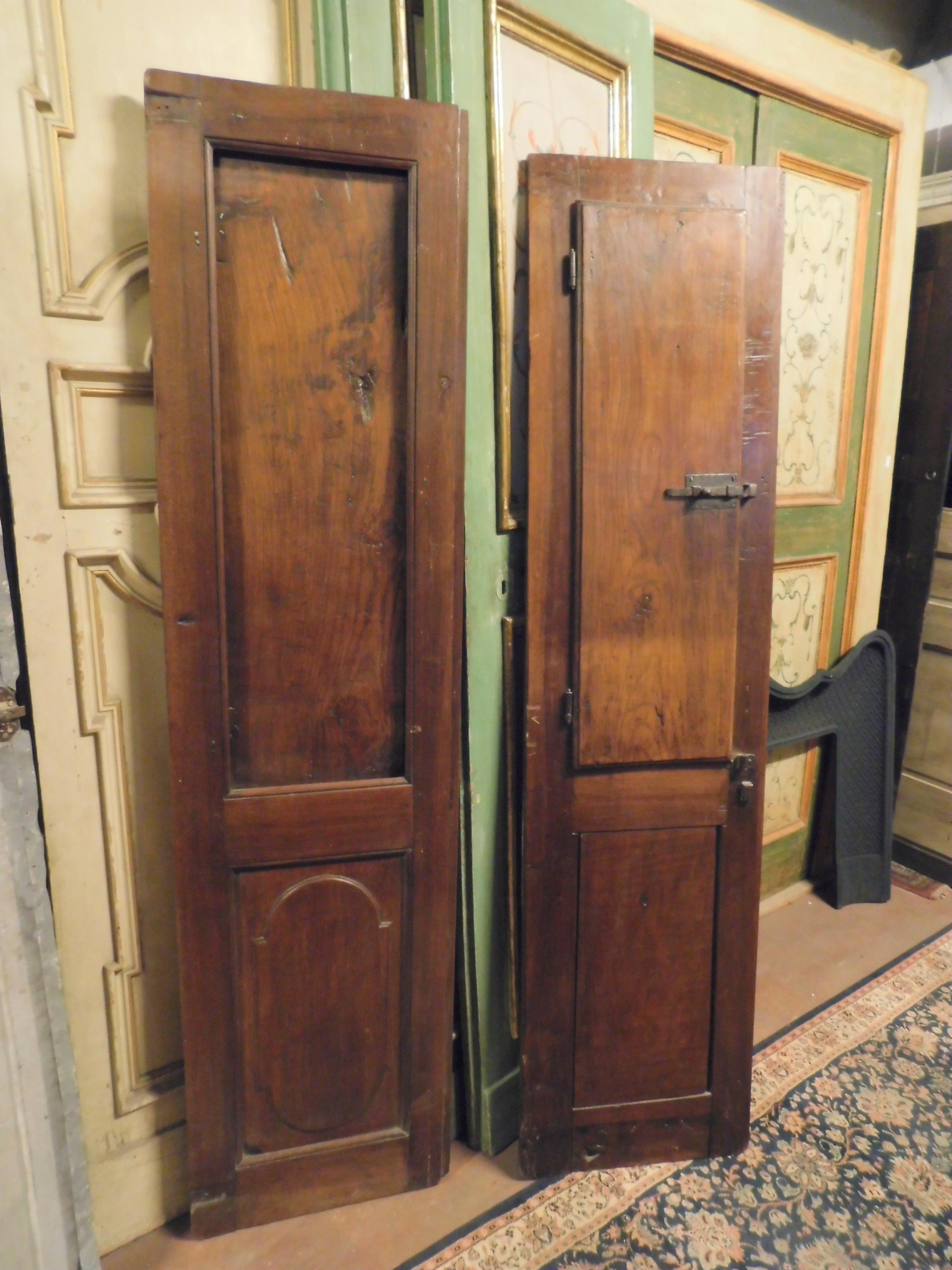 Ancient glass door, double hinged door with shutters above the original glass, in walnut, without glass (to be put on), beautiful patina from the 18th century, possibility of hinging and therefore giving the desired sense of openness, size cm W 97 x