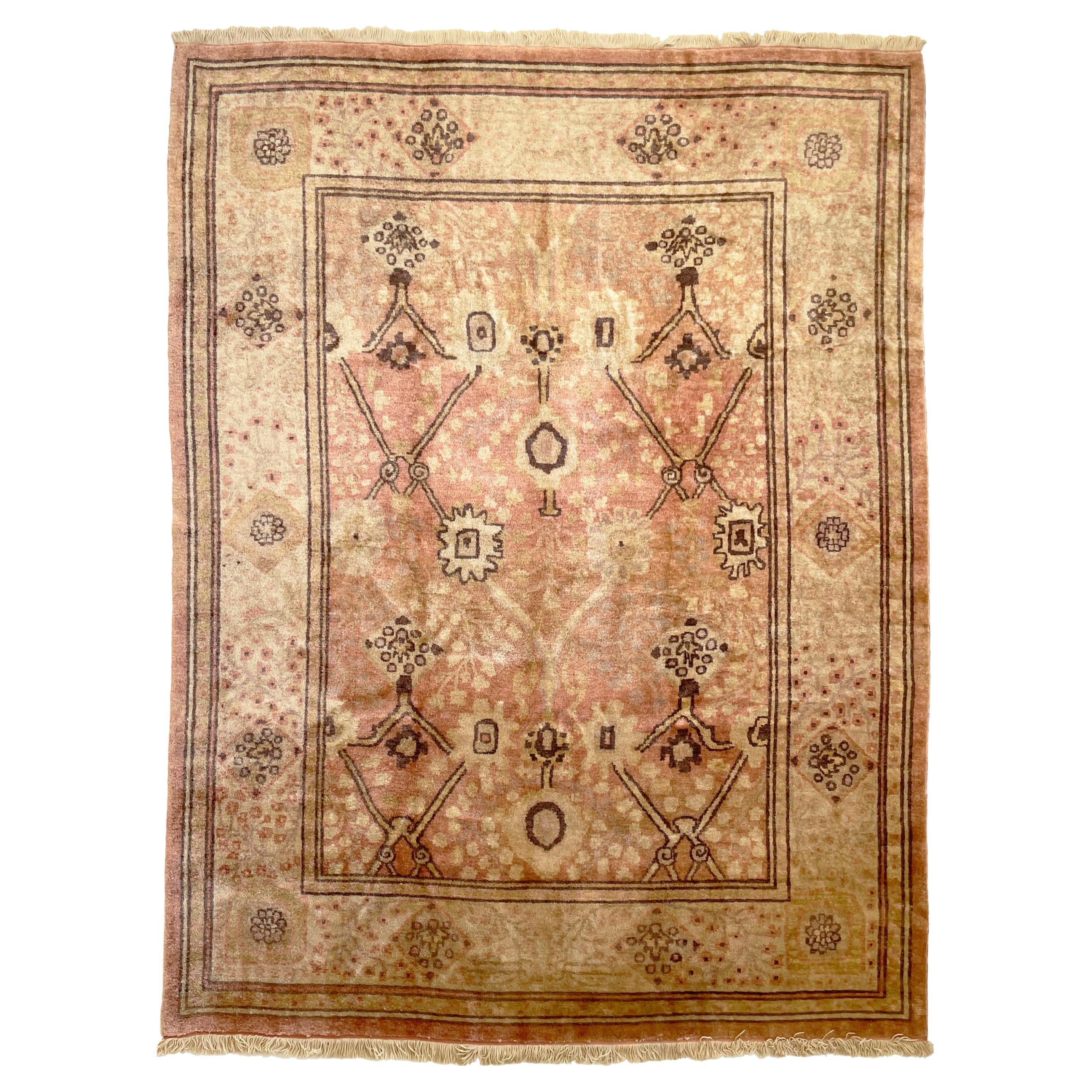 Ancien tapis Oushak brillant en laine pelucheuse, circa 1950-60's en vente