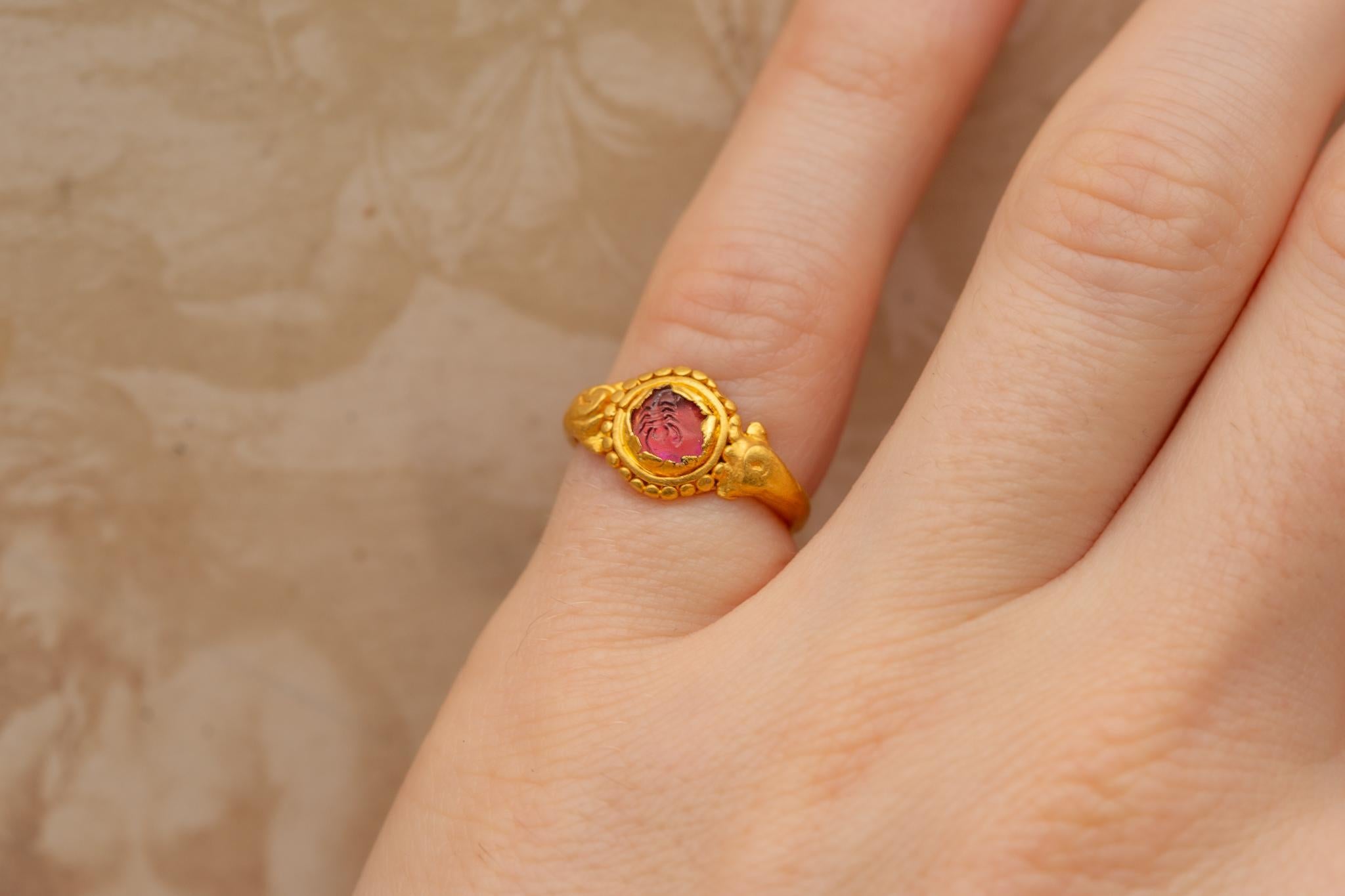 Ancienne bague en or gravée d'améthystes en forme de scorpion, ancienne bague intaille japonaise en vente 5