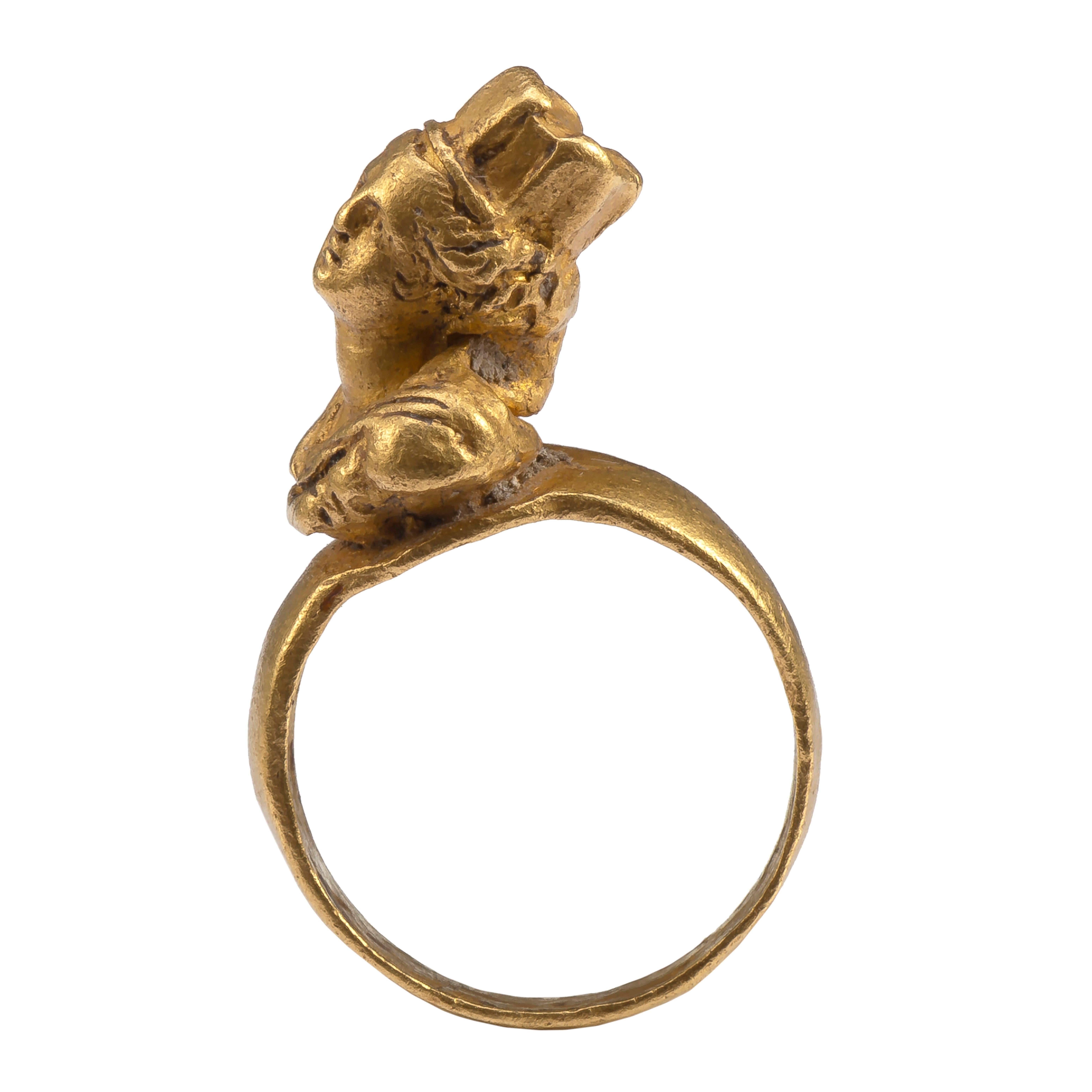Classical Roman Ancient Gold Roman Ring with Bust of Tyche 'circa late 1st - 2nd century CE' For Sale