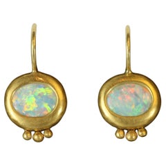 Pendientes de gota del Greco Antiguo con piedras de ópalo en oro amarillo de 22 quilates hechos a mano