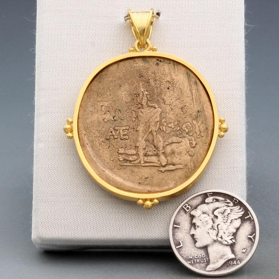 Pendentif en or 18K avec pièce de monnaie Athéna de l'Antiquité grecque du 1er siècle avant J.-C. en vente 3