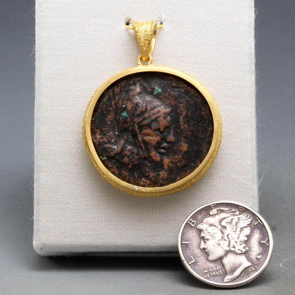 Ancient Greek 1st Century BC Bronze Pegasus Coin 18K Gold Pendant In New Condition For Sale In Soquel, CA