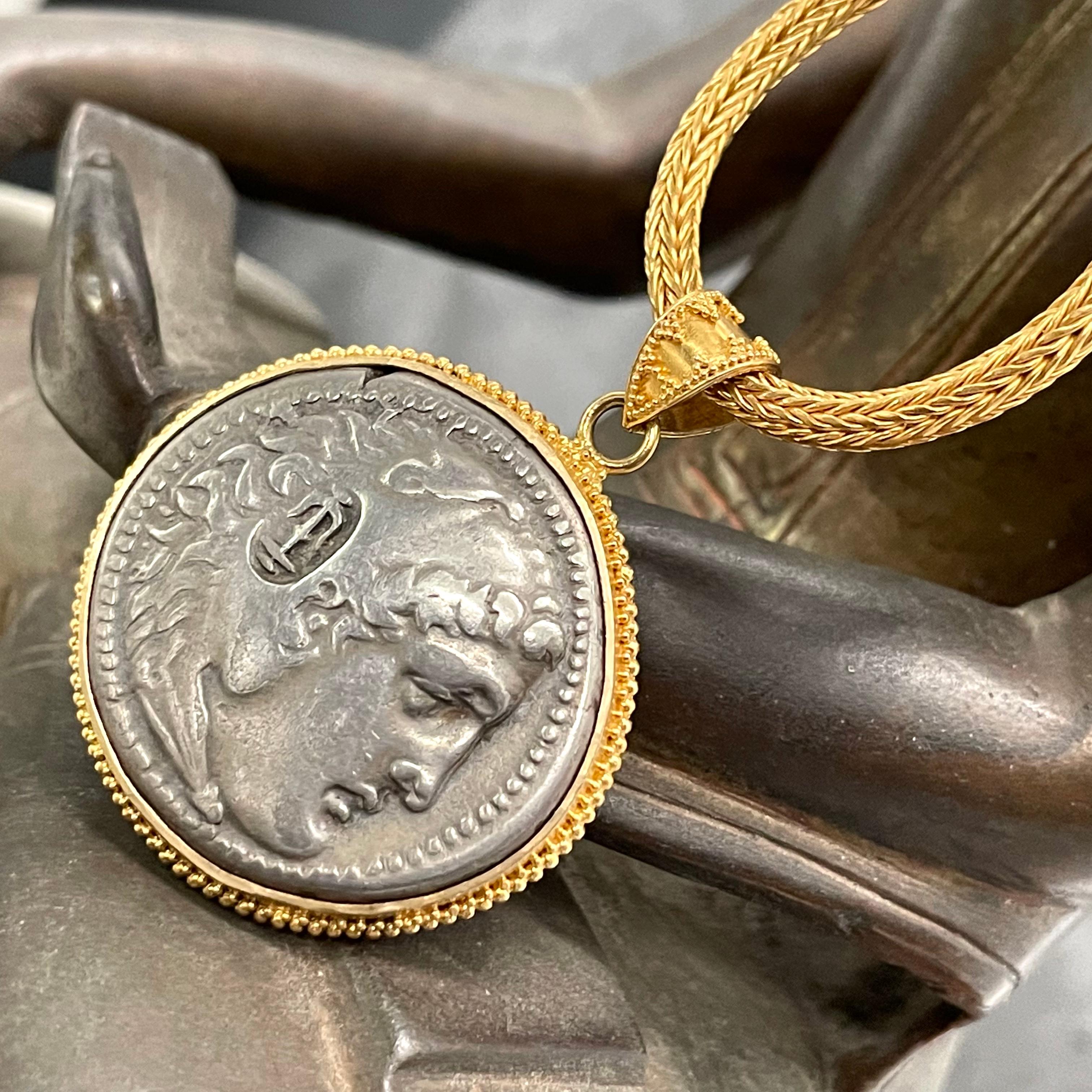 Pendentif en or 22K avec pièce de monnaie d'Alexandre le Grand de l'Antiquité grecque du IIe siècle av. Neuf - En vente à Soquel, CA