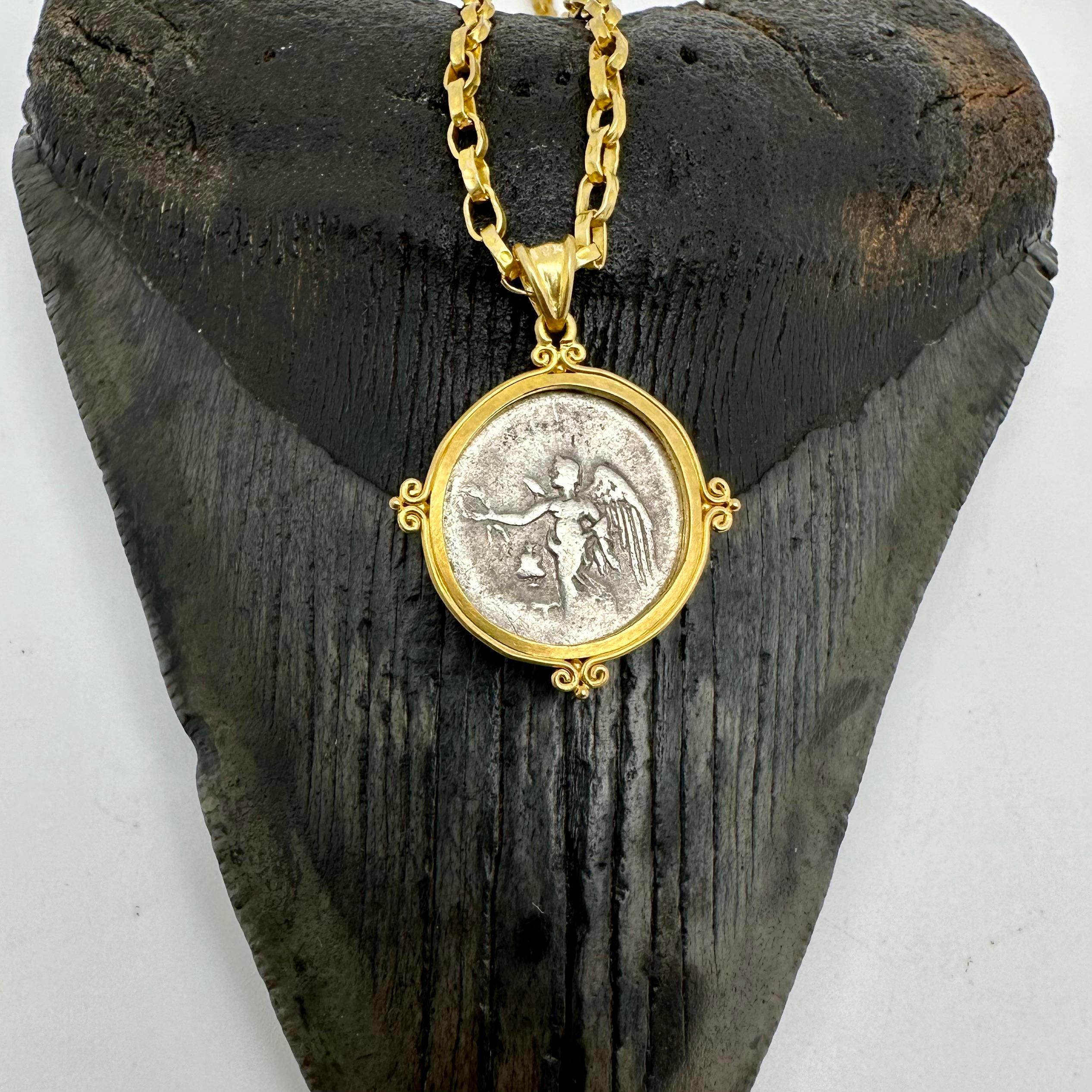 Pendentif grec antique du 2e siècle avant J.-C. d'Athènes en or 18 carats en vente 6