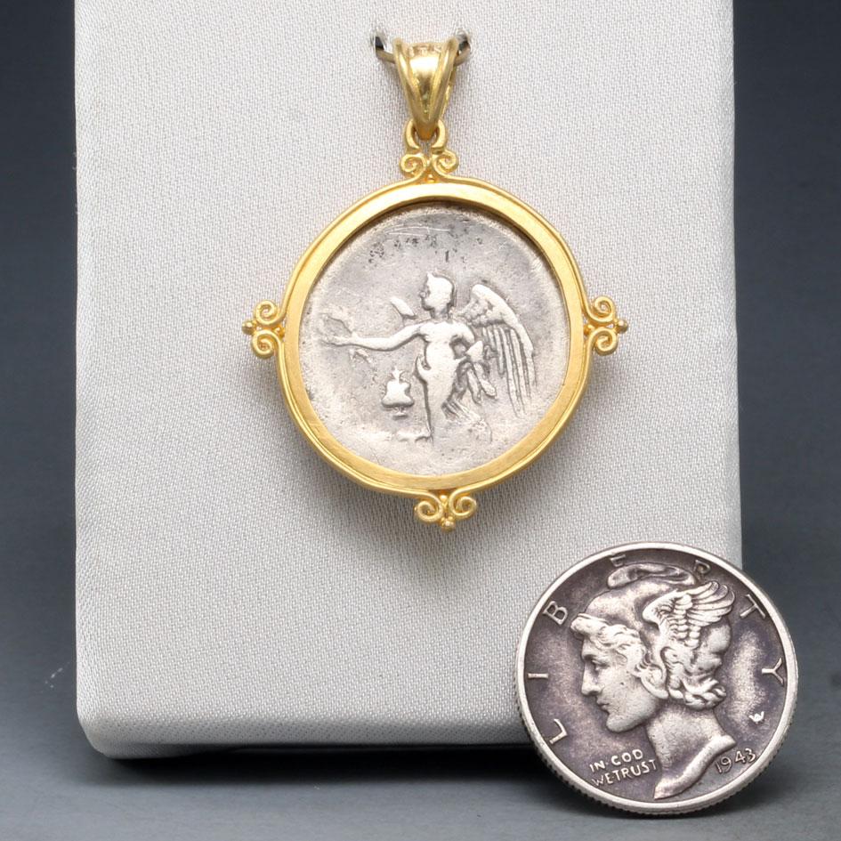 Pendentif grec antique du 2e siècle avant J.-C. d'Athènes en or 18 carats en vente 1
