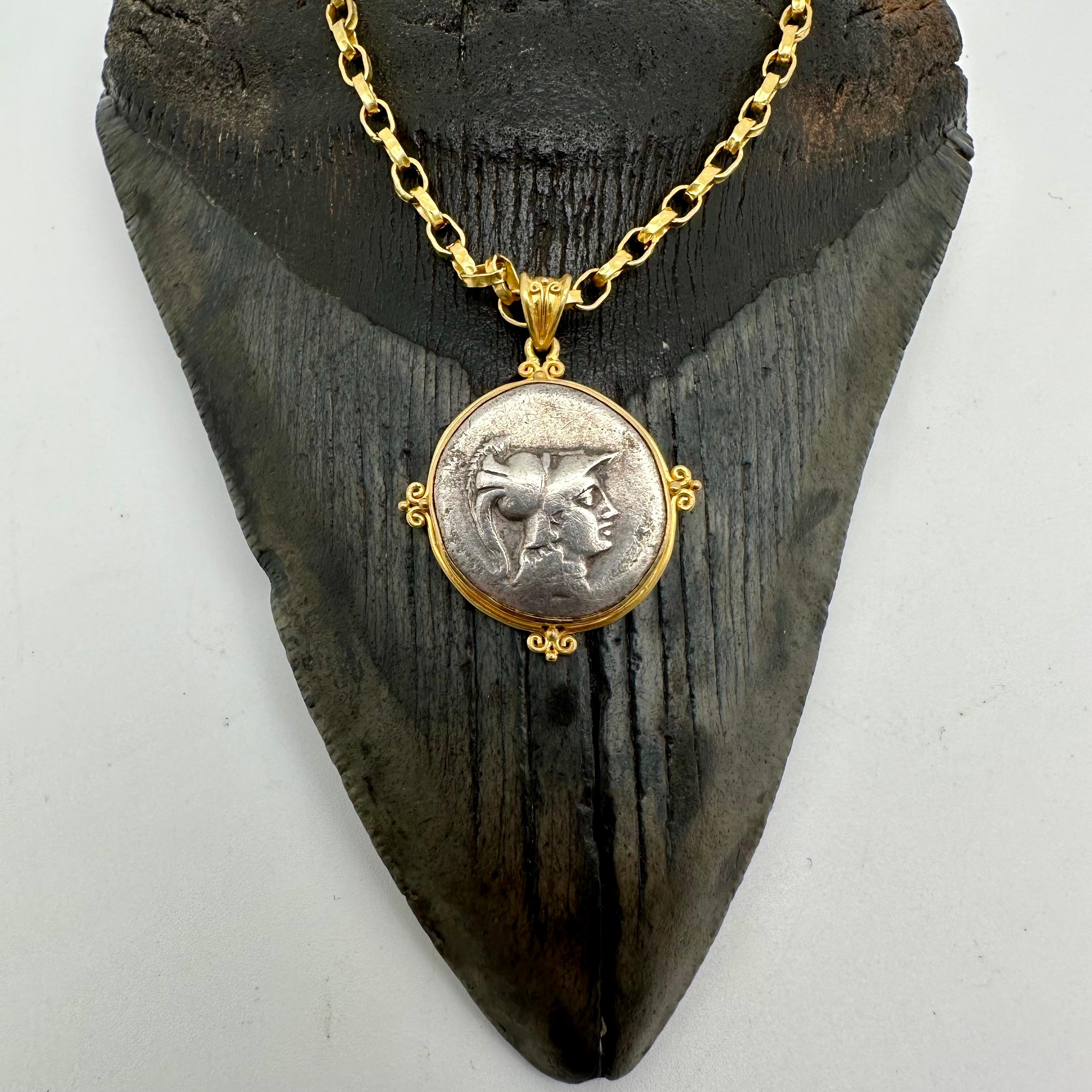 Pendentif grec antique du 2e siècle avant J.-C. d'Athènes en or 18 carats en vente 3