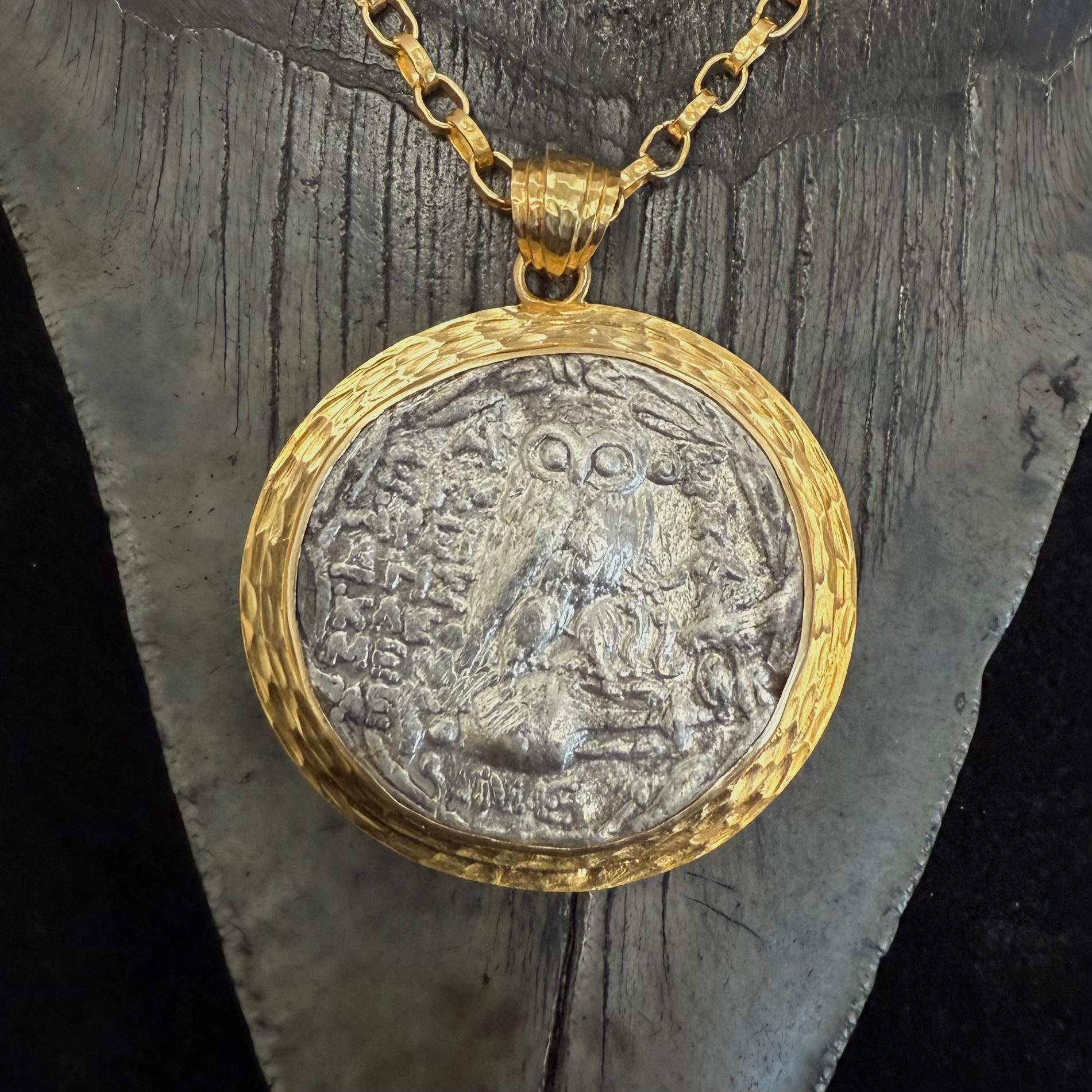 Pendentif en or 18 carats Athéna, pièce de monnaie en forme de hibou, grecque antique du IIe siècle av. J.-C. en vente 5