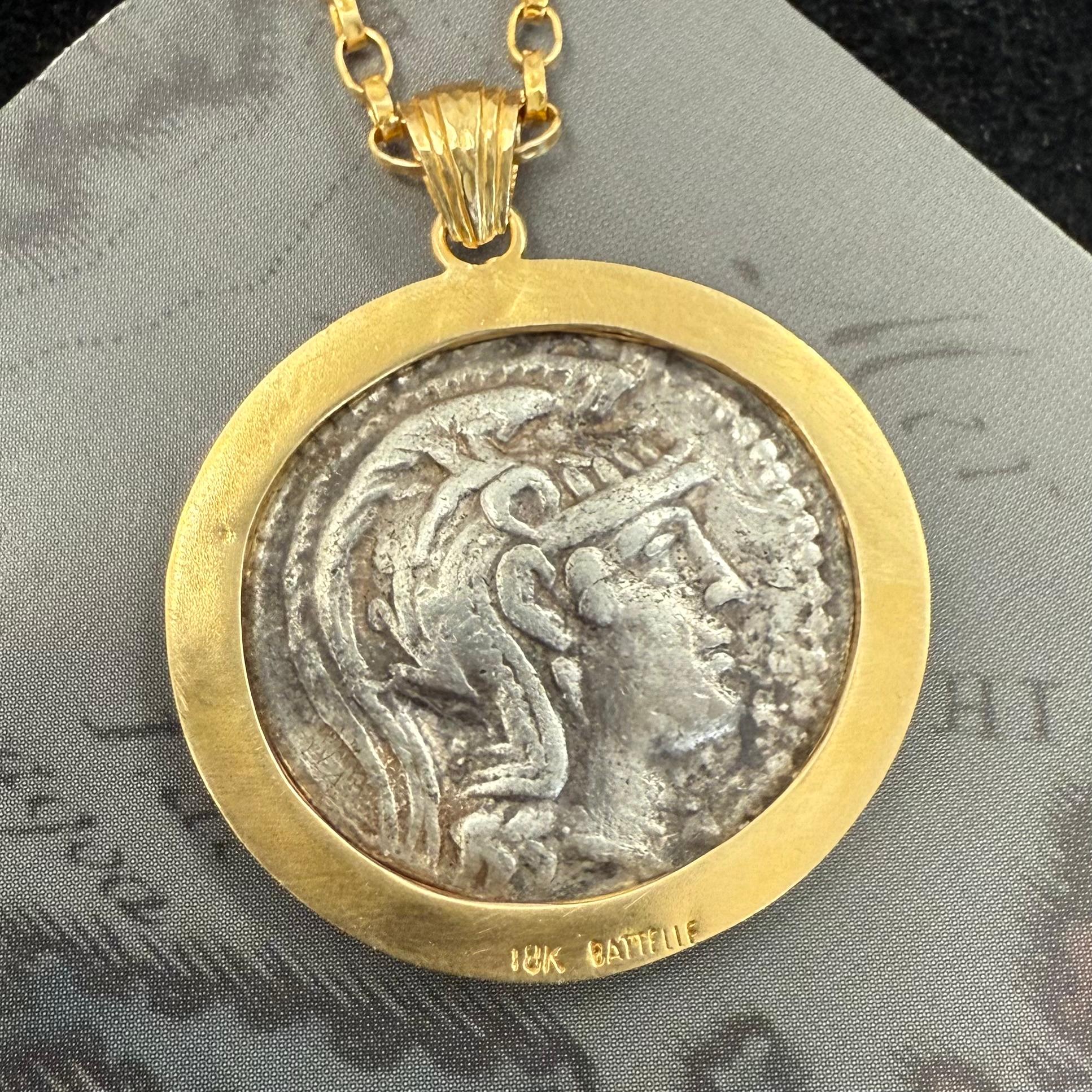 Pendentif en or 18 carats Athéna, pièce de monnaie en forme de hibou, grecque antique du IIe siècle av. J.-C. en vente 6
