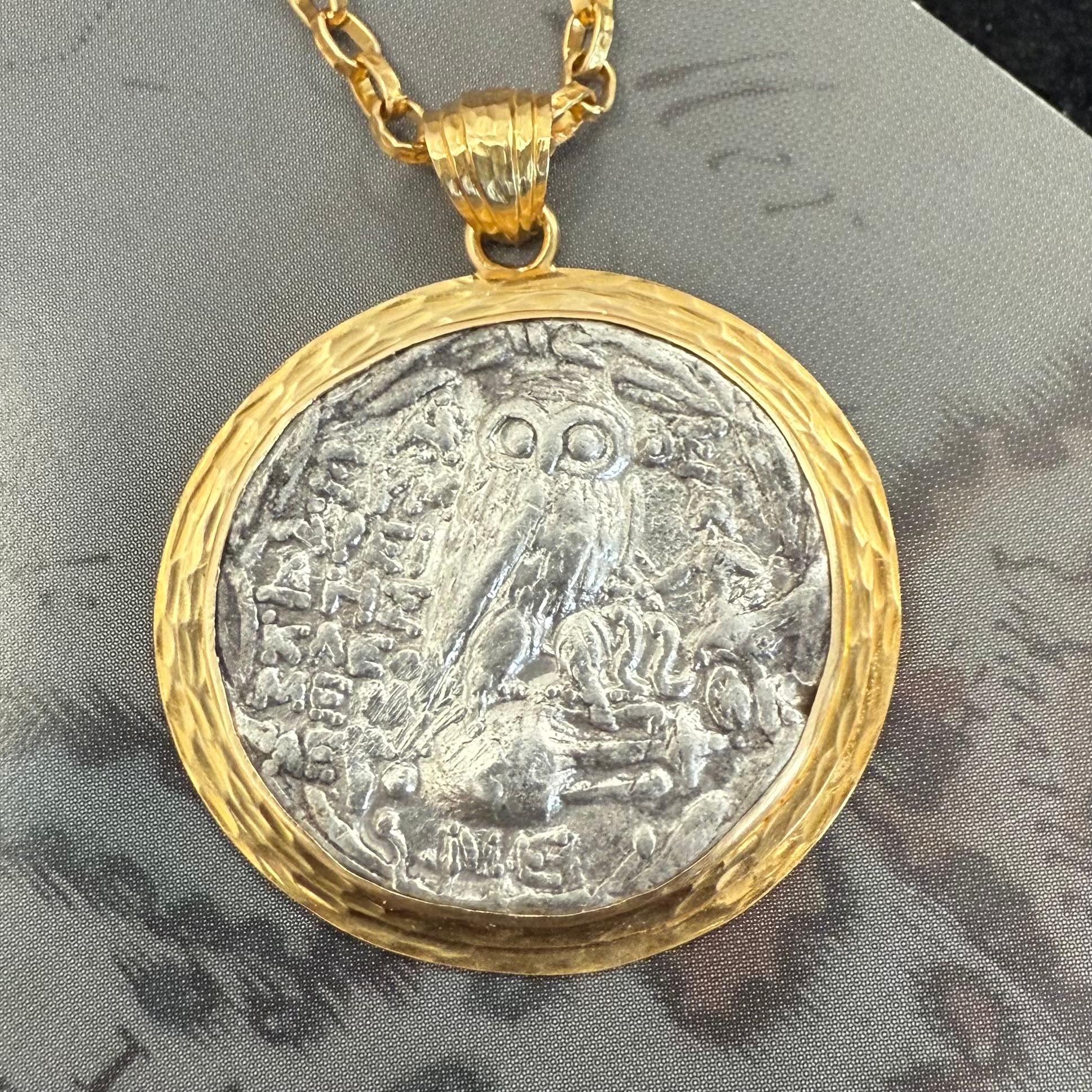 Pendentif en or 18 carats Athéna, pièce de monnaie en forme de hibou, grecque antique du IIe siècle av. J.-C. en vente 4