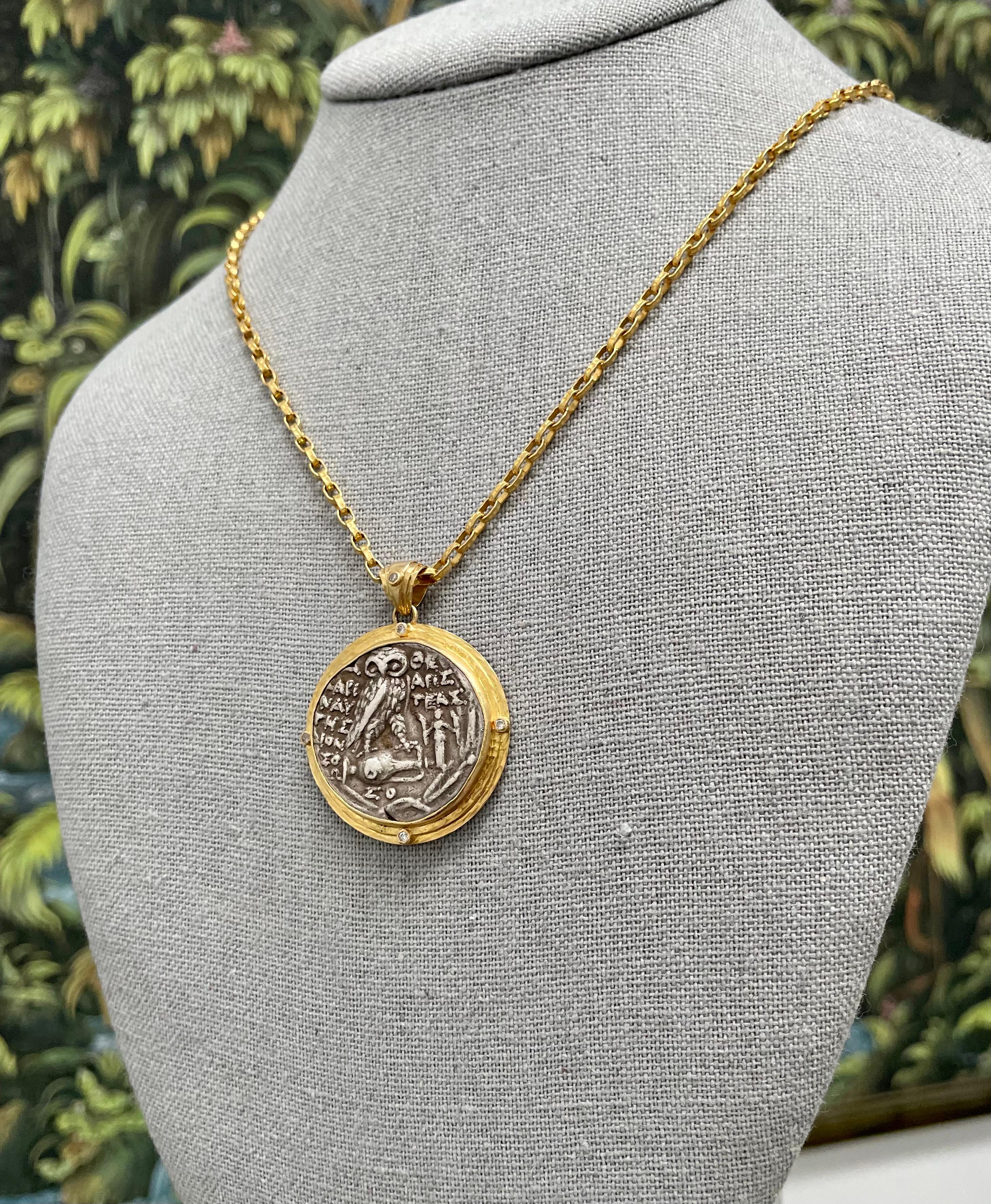 Taille rose Pendentif en or 18 carats avec pièce de monnaie grecque antique Hibou d'Athènes du 2e siècle avant J.-C. et diamants