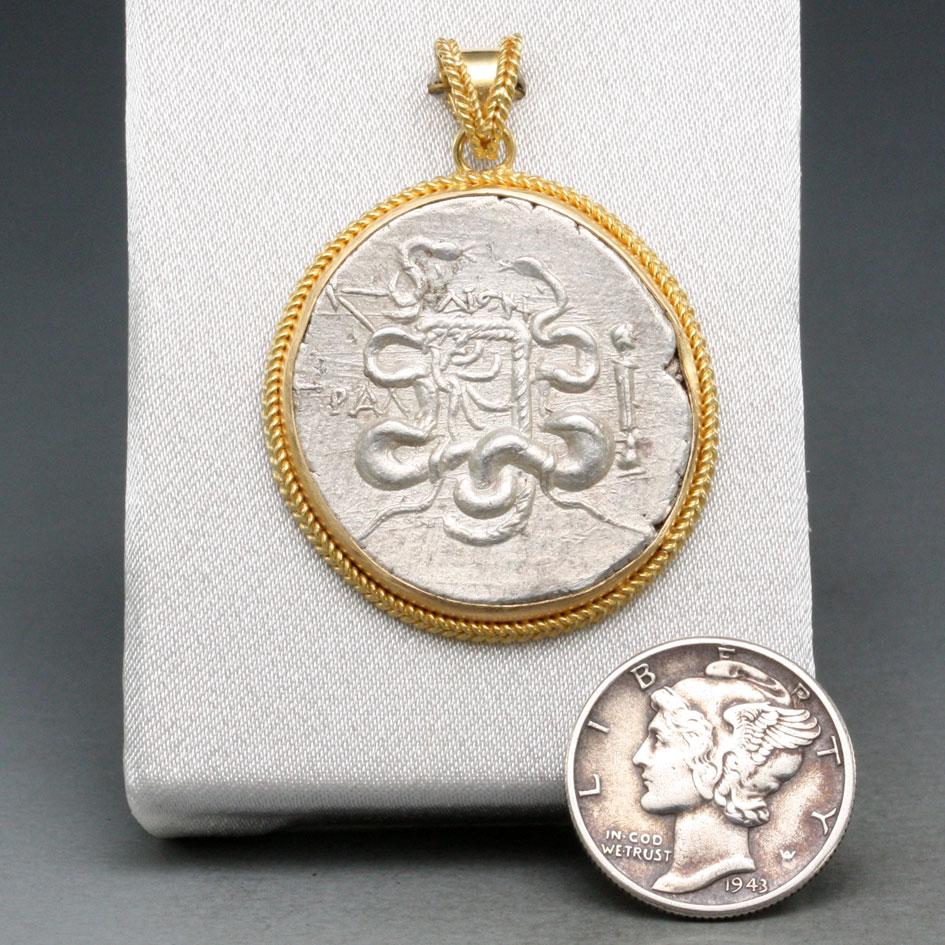 Ancient Greek 2nd Century BC Cistaphoric Coin 18K Gold Pendant In New Condition In Soquel, CA