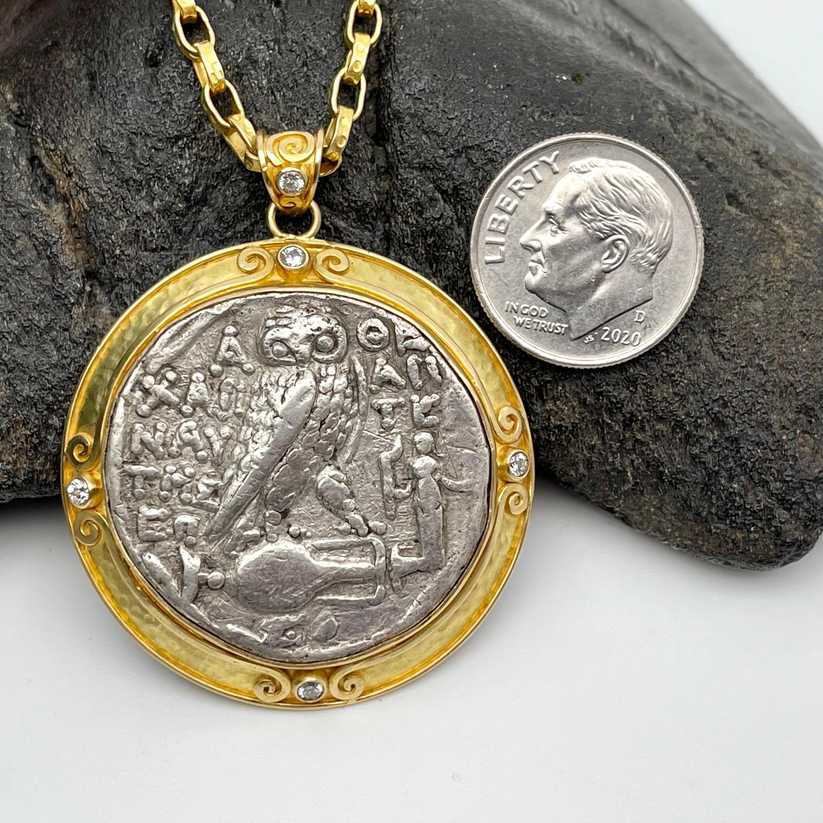 Ein handgefertigtes, von der Antike inspiriertes Design von Steven Battelle zeigt eine authentische altgriechische Athener Eulen-Silber-