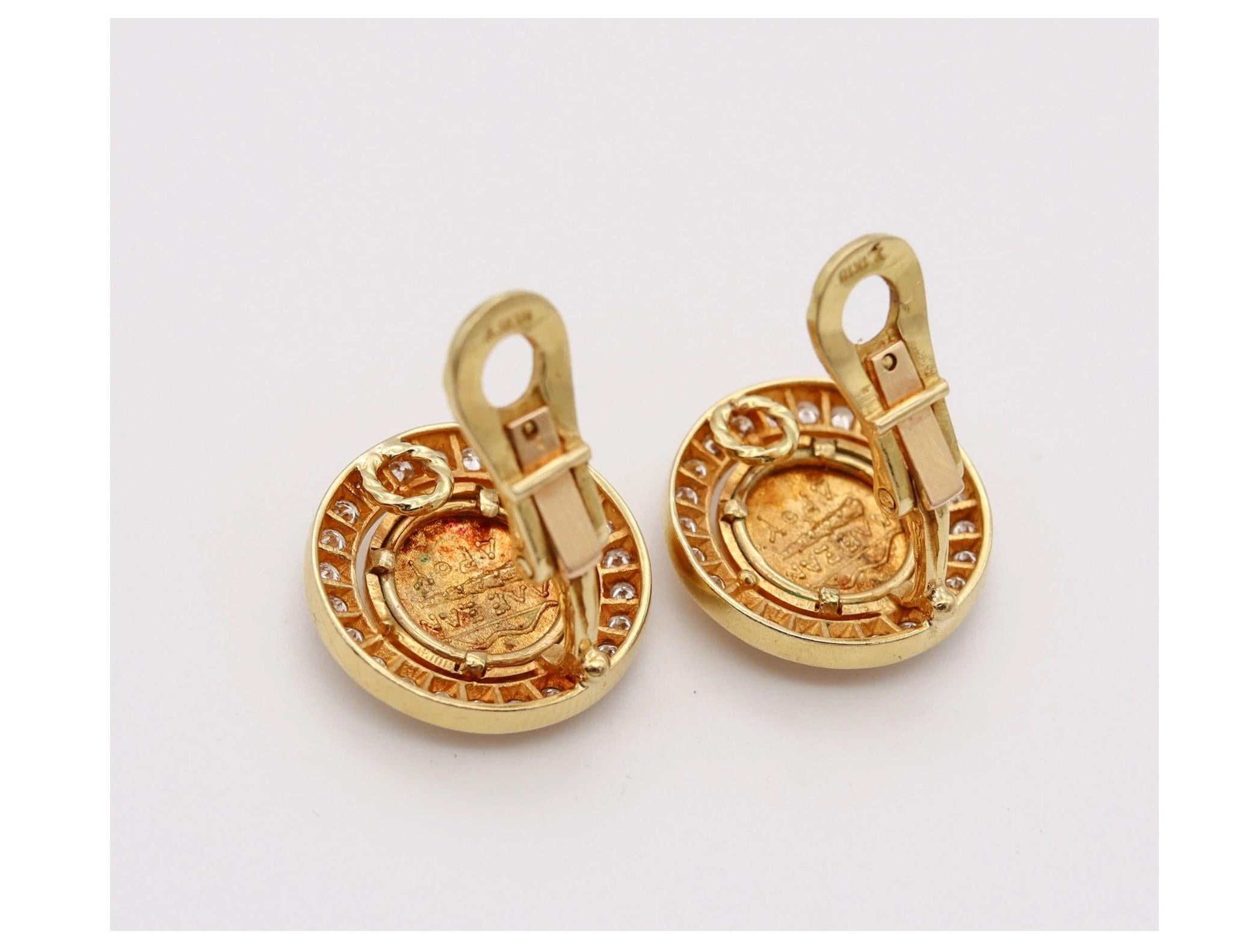 Taille brillant Boucles d'oreilles en or 18 carats avec pièce de monnaie grecque classique de 359 avant J.-C. et diamants de 2,42 carats en vente