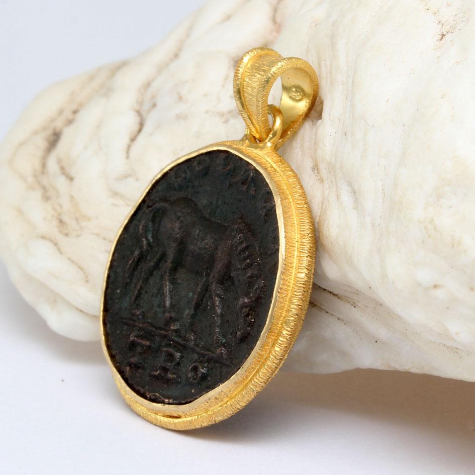 Ancient Greek 3rd Century AD Bronze Horse Coin 18K Gold Pendant In New Condition In Soquel, CA