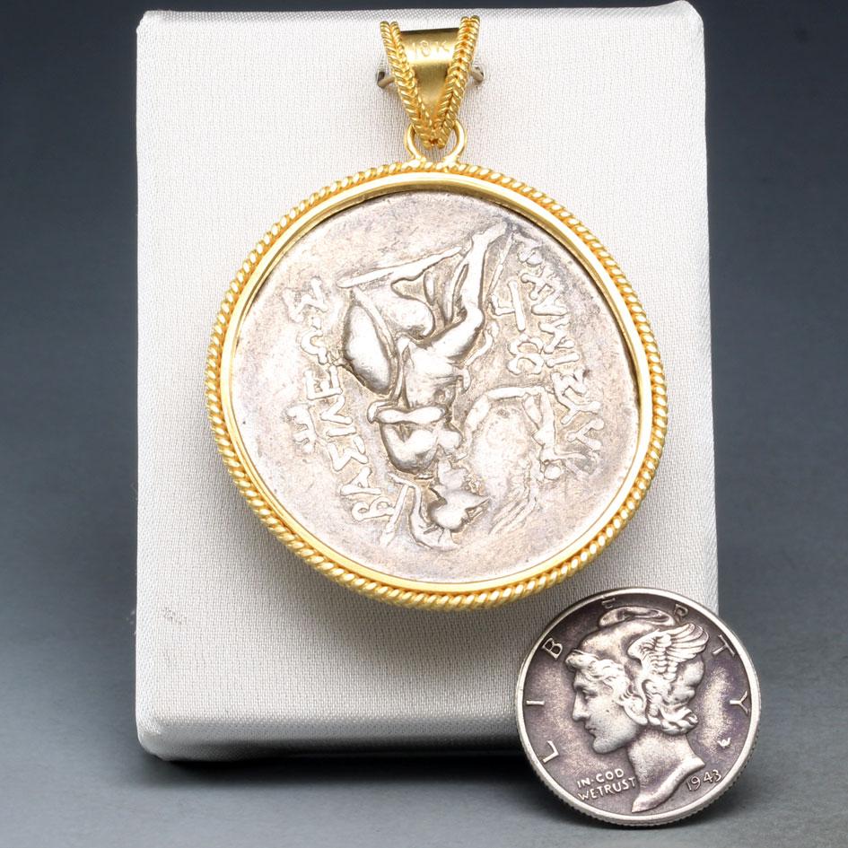 Pendentif en or 18K en forme de pièce de monnaie d'Alexander le Grand du 3e siècle avant J.-C., avec diamant en vente 1