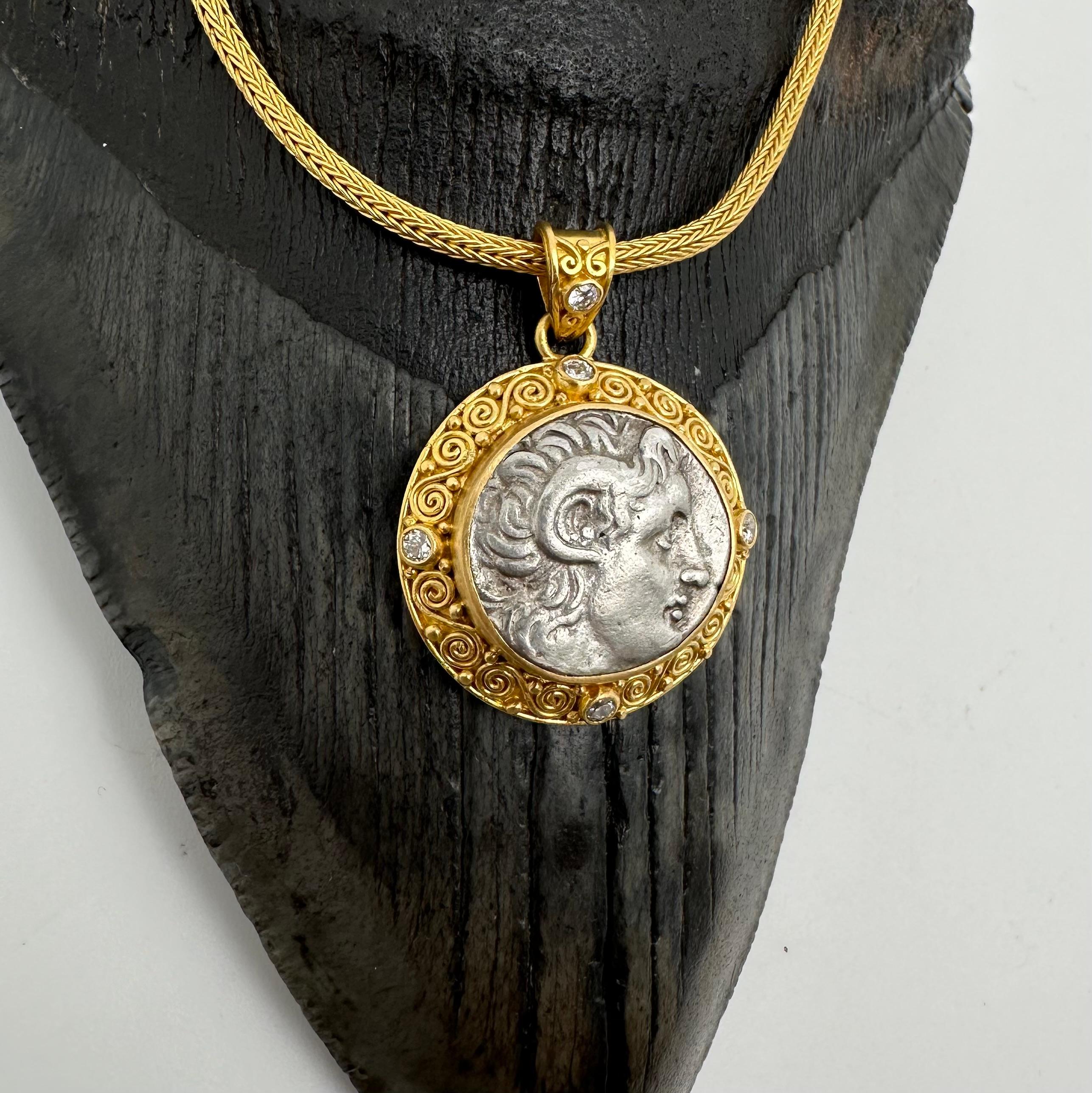 Pendentif en or 22K avec pièce de monnaie grecque ancienne du 3e siècle av. J.-C. Alexander the Great Diamonds en vente 5