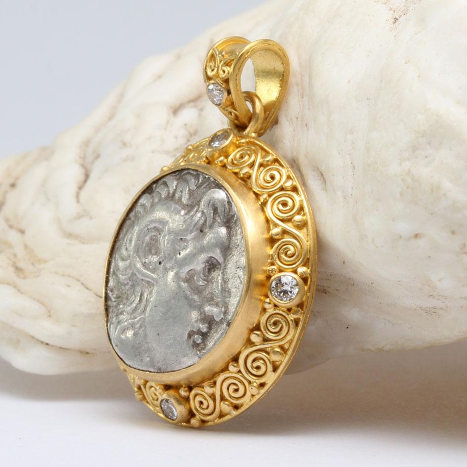 Taille rose Pendentif en or 22K avec pièce de monnaie grecque ancienne du 3e siècle av. J.-C. Alexander the Great Diamonds en vente