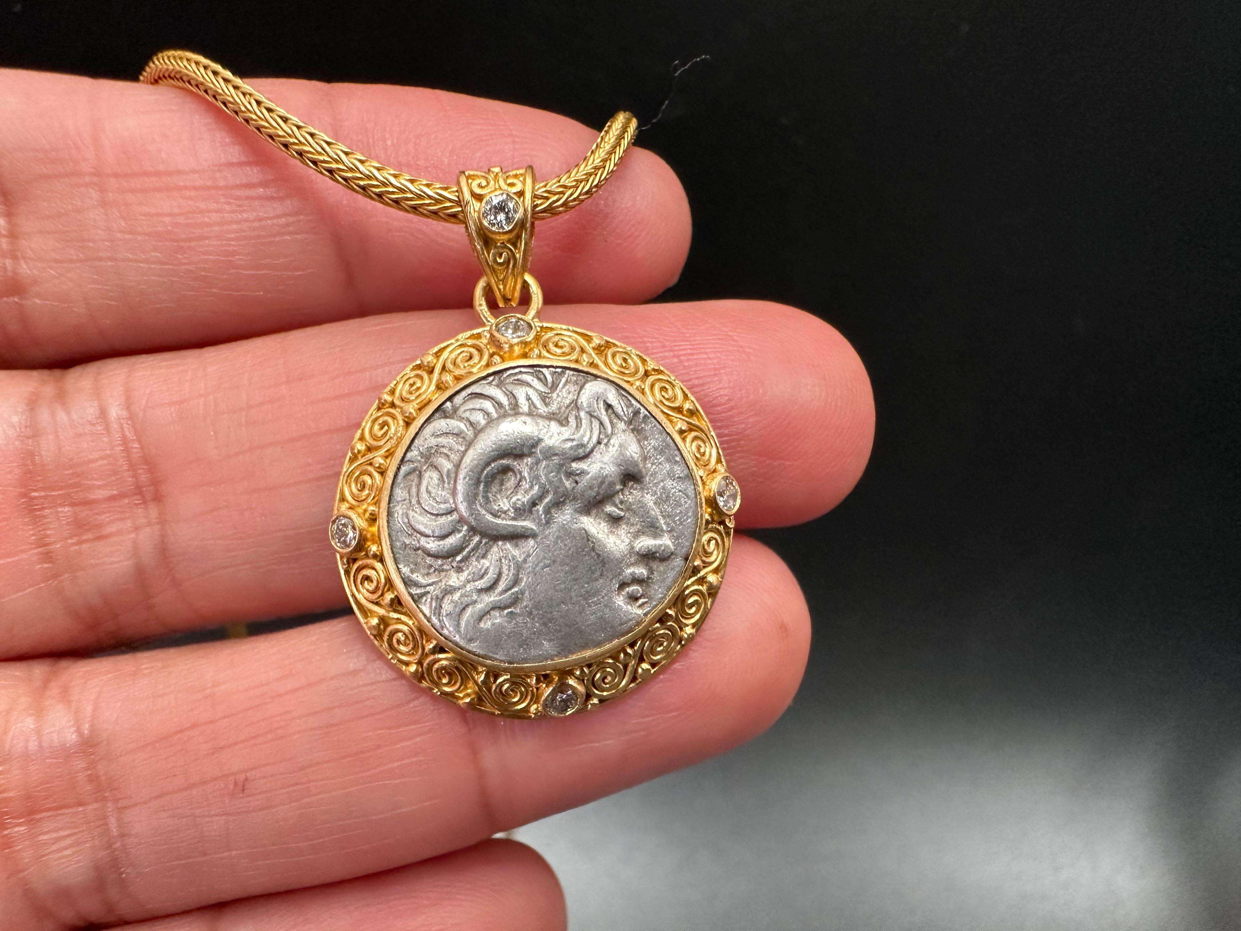 Pendentif en or 22K avec pièce de monnaie grecque ancienne du 3e siècle av. J.-C. Alexander the Great Diamonds en vente 2
