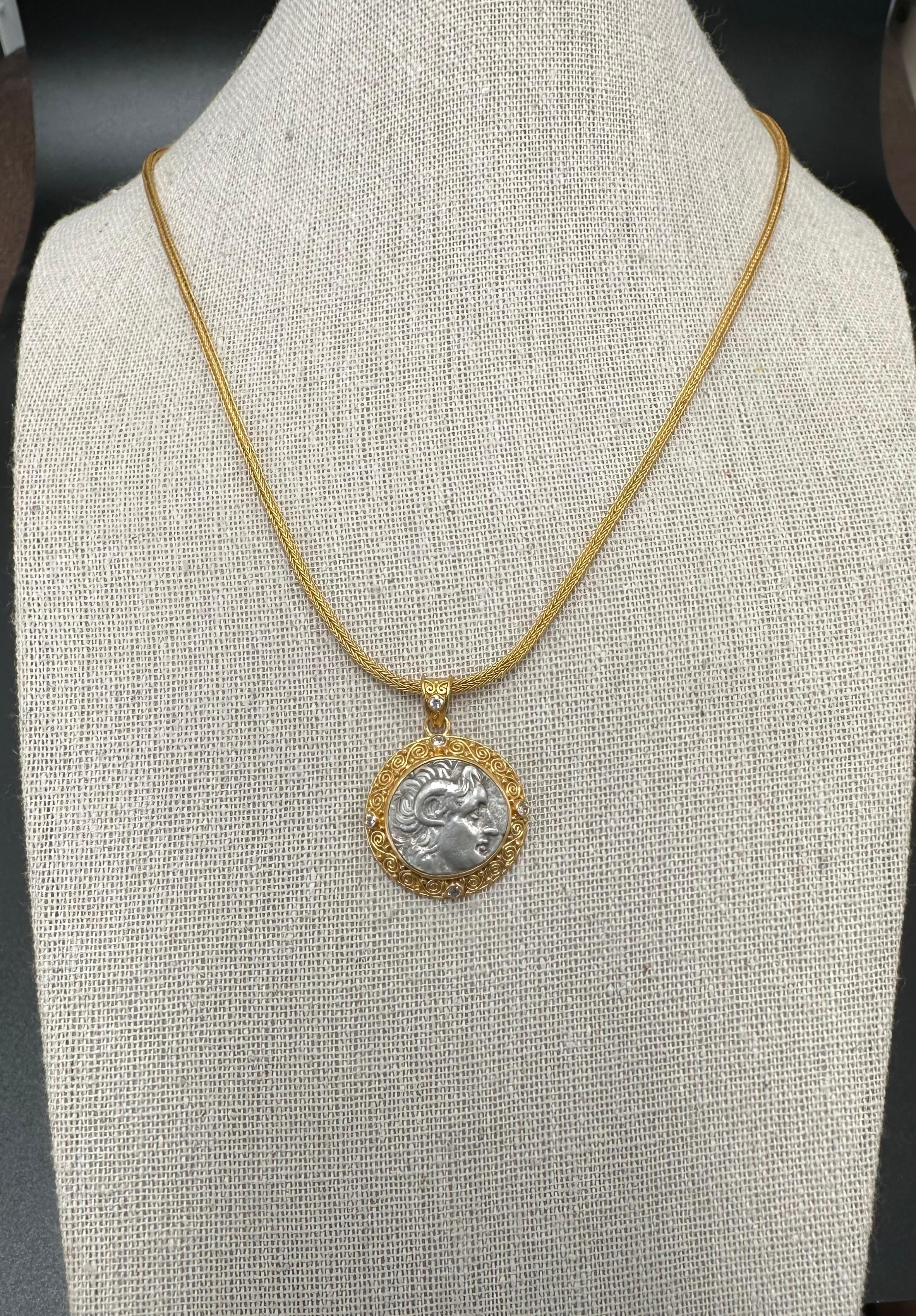 Pendentif en or 22K avec pièce de monnaie grecque ancienne du 3e siècle av. J.-C. Alexander the Great Diamonds en vente 3