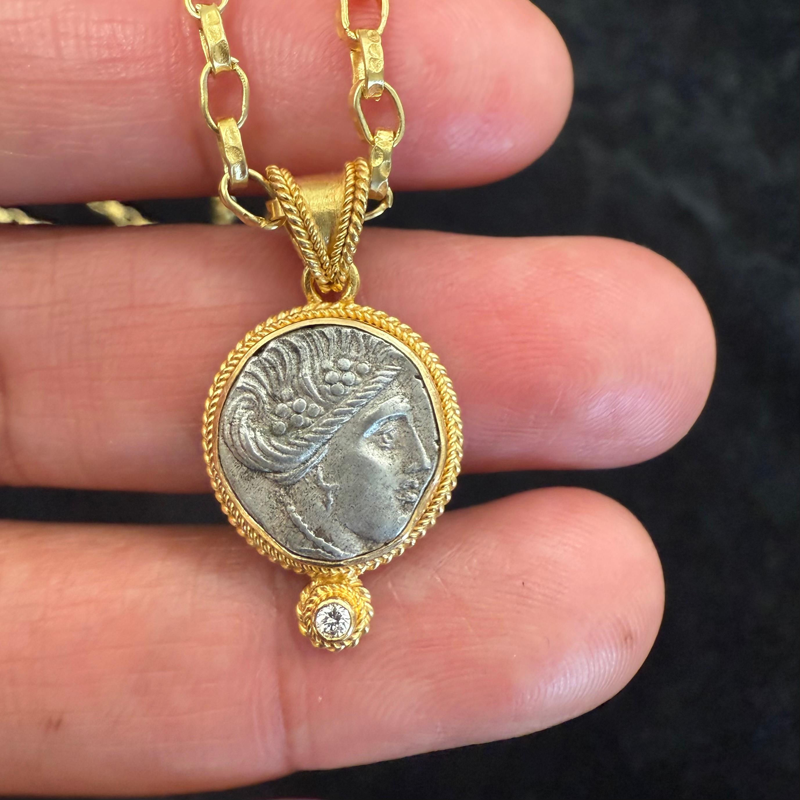 Ancient Greek 3rd Century BC Nymph Coin Diamond 18K Gold Pendant in vendita 3