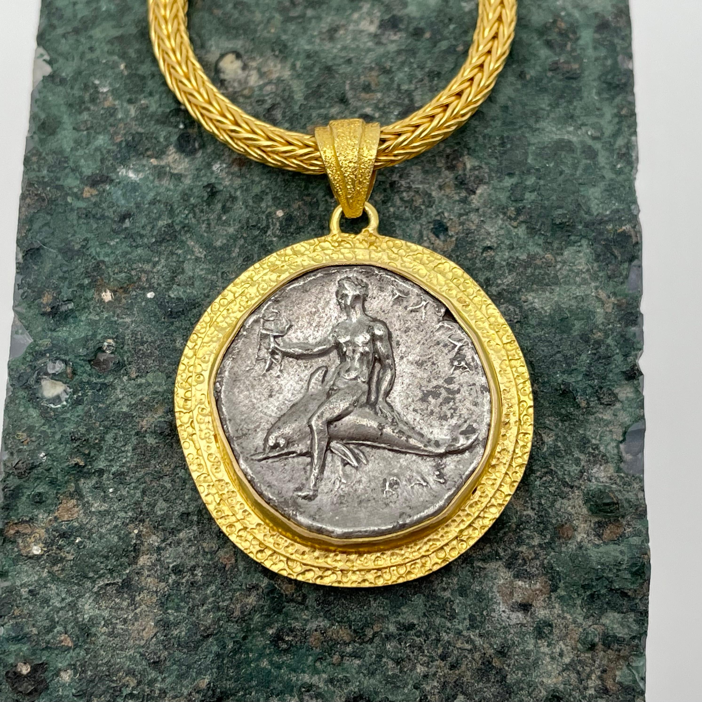 Ancient Greek 3rd Century BC Tarentum Dolphin Coin 18K Gold Pendant In New Condition For Sale In Soquel, CA