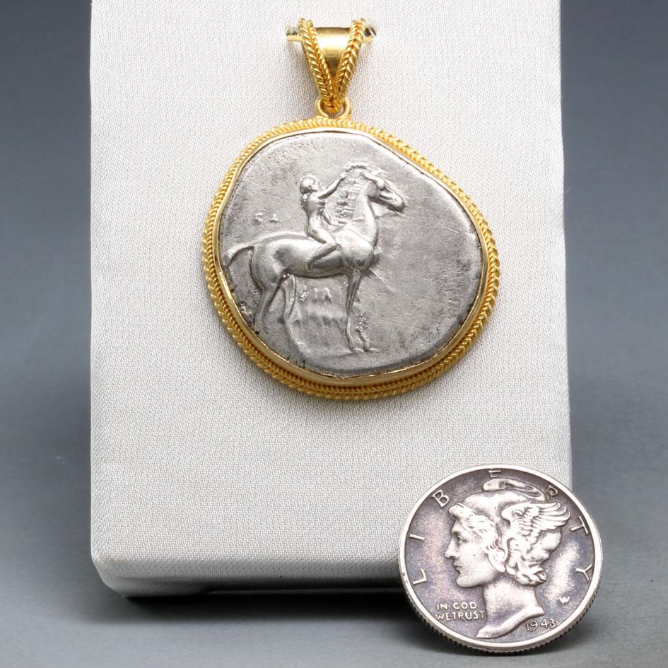 Antike griechische Jugend des 3. Jahrhunderts BC auf Pferd Münze 18K Gold Pedant (Klassisch-griechisch)