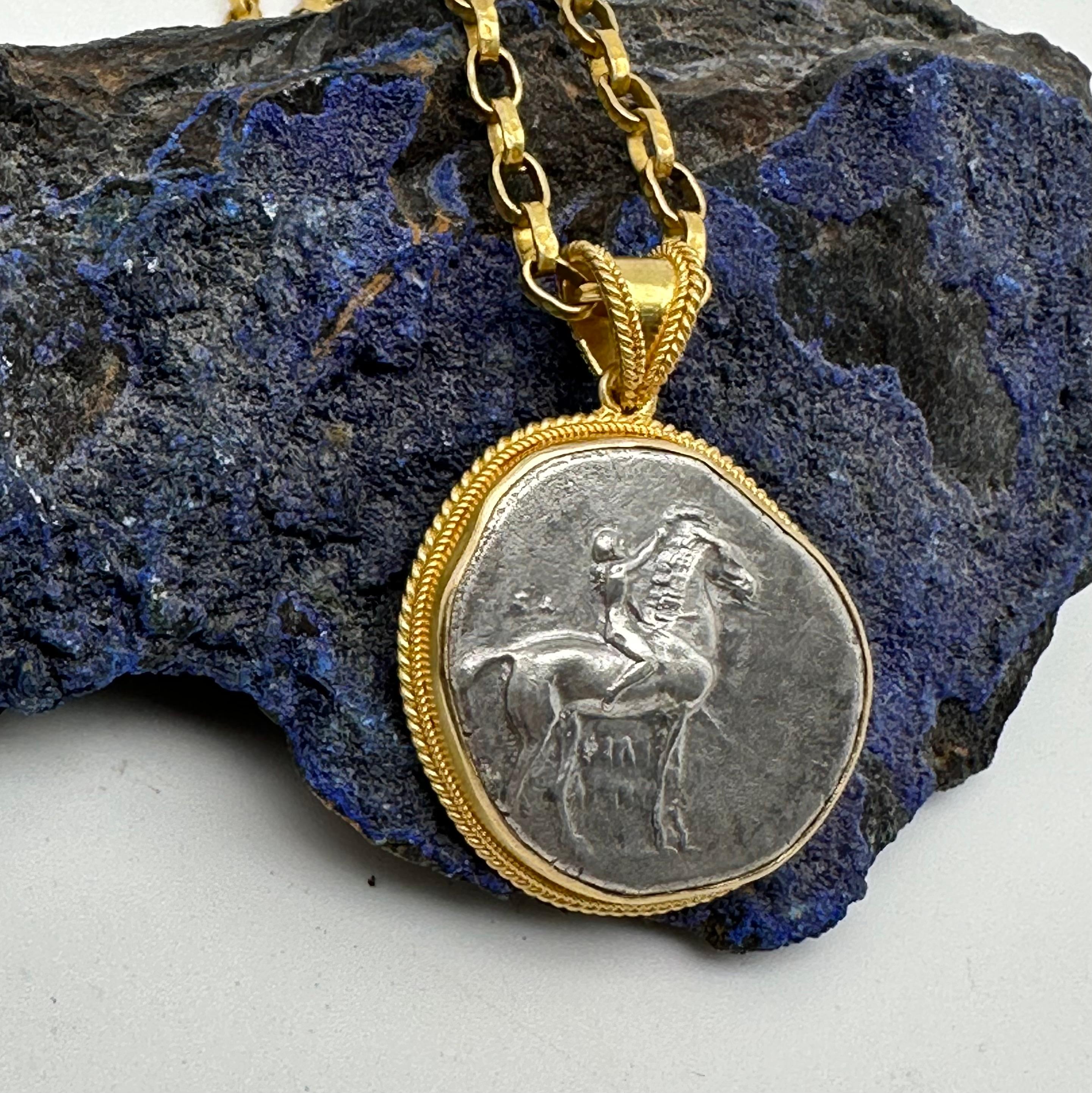 Antike griechische Jugend des 3. Jahrhunderts BC auf Pferd Münze 18K Gold Pedant 4