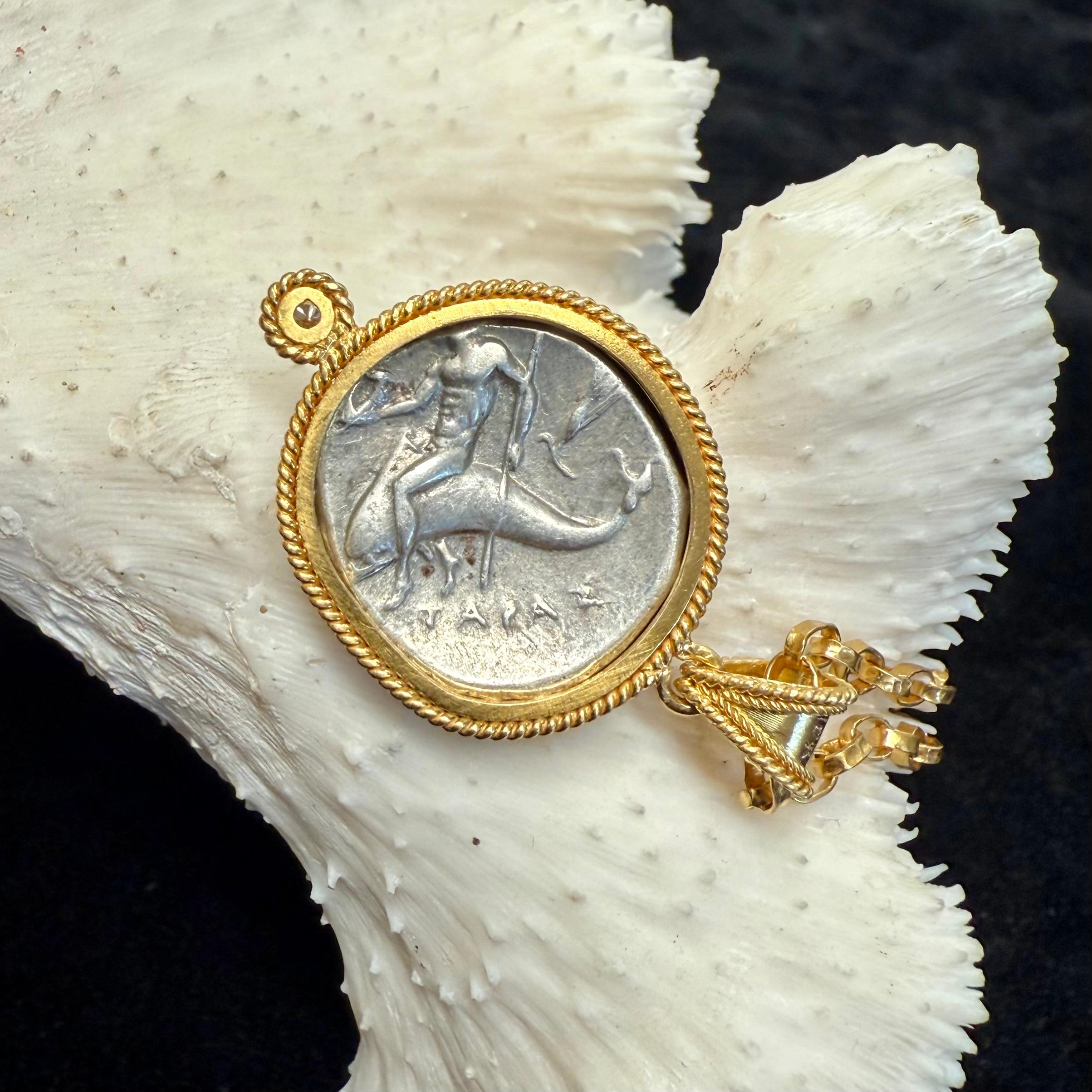 Antike griechische 3. Jahrhundert v. Chr. Jugend auf Pferd Münze Diamant 18K Gold-Anhänger im Angebot 3