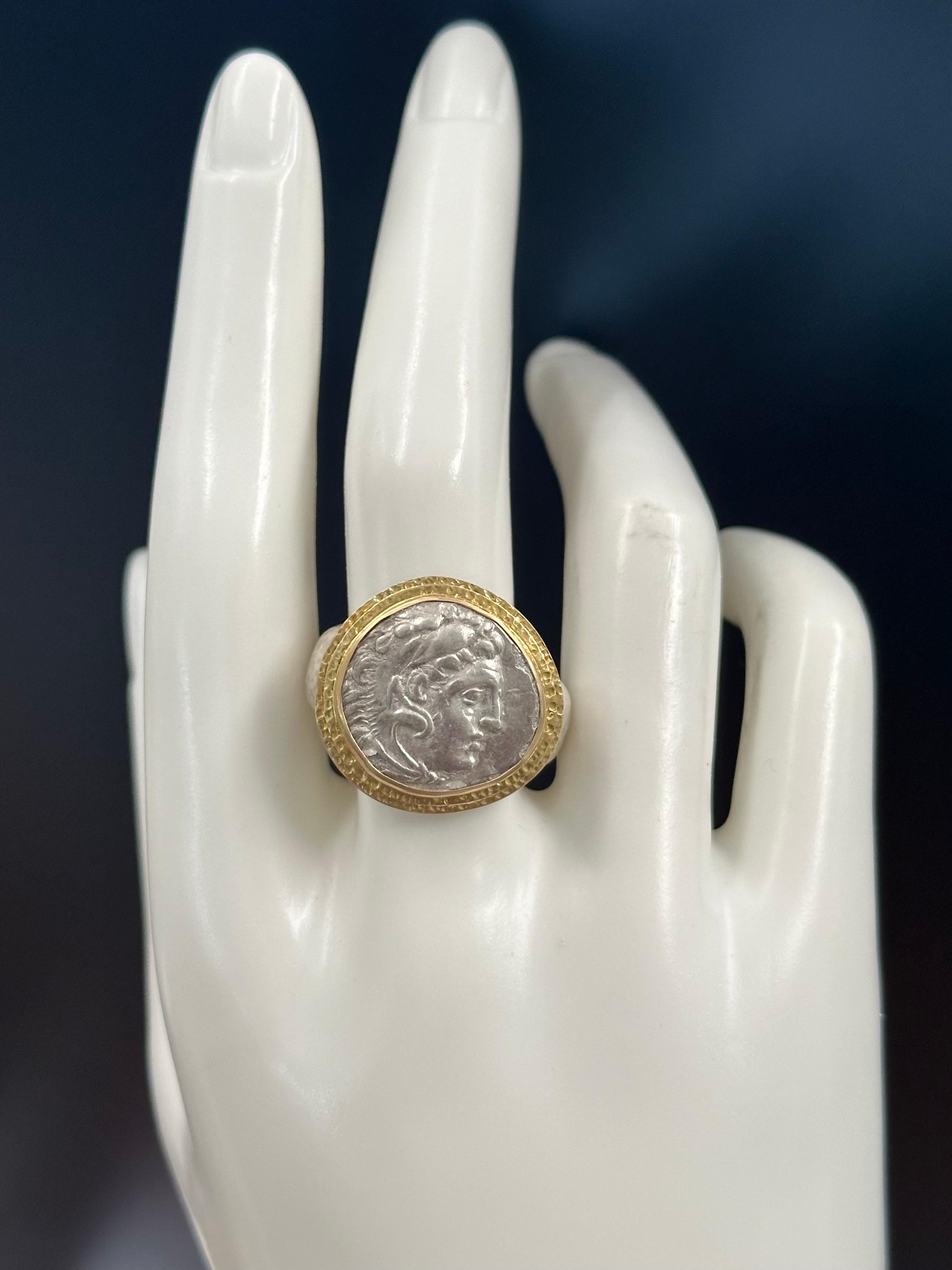 Grec classique Bague pour homme en argent et en or 18 carats de la Grèce antique du 4e siècle avant J.-C. Alexander the Great Coin en vente