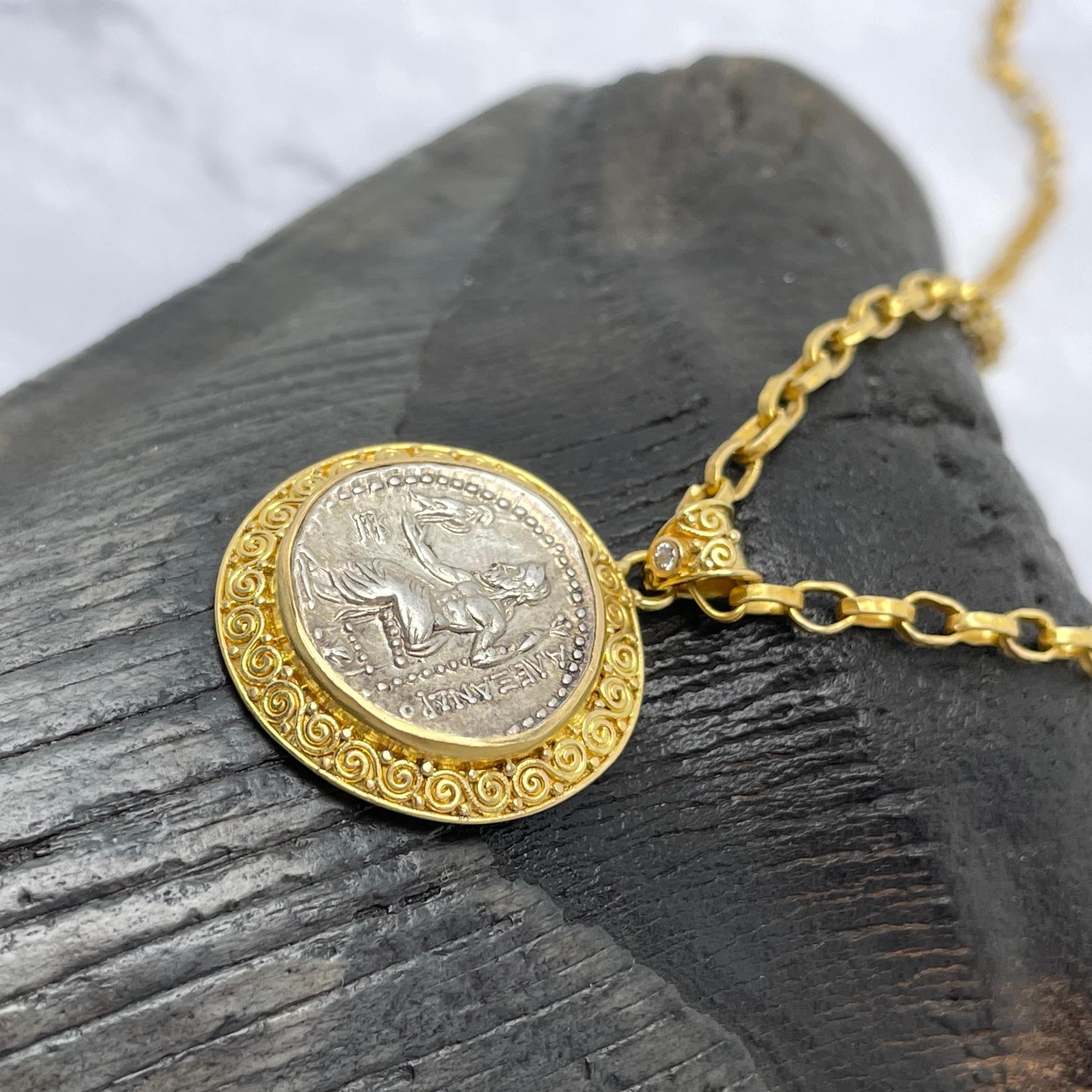 Pendentif en or 18k avec pièce de monnaie Zeus de l'Antiquité grecque du 4e siècle avant J.-C. Alexander the Great en vente 1