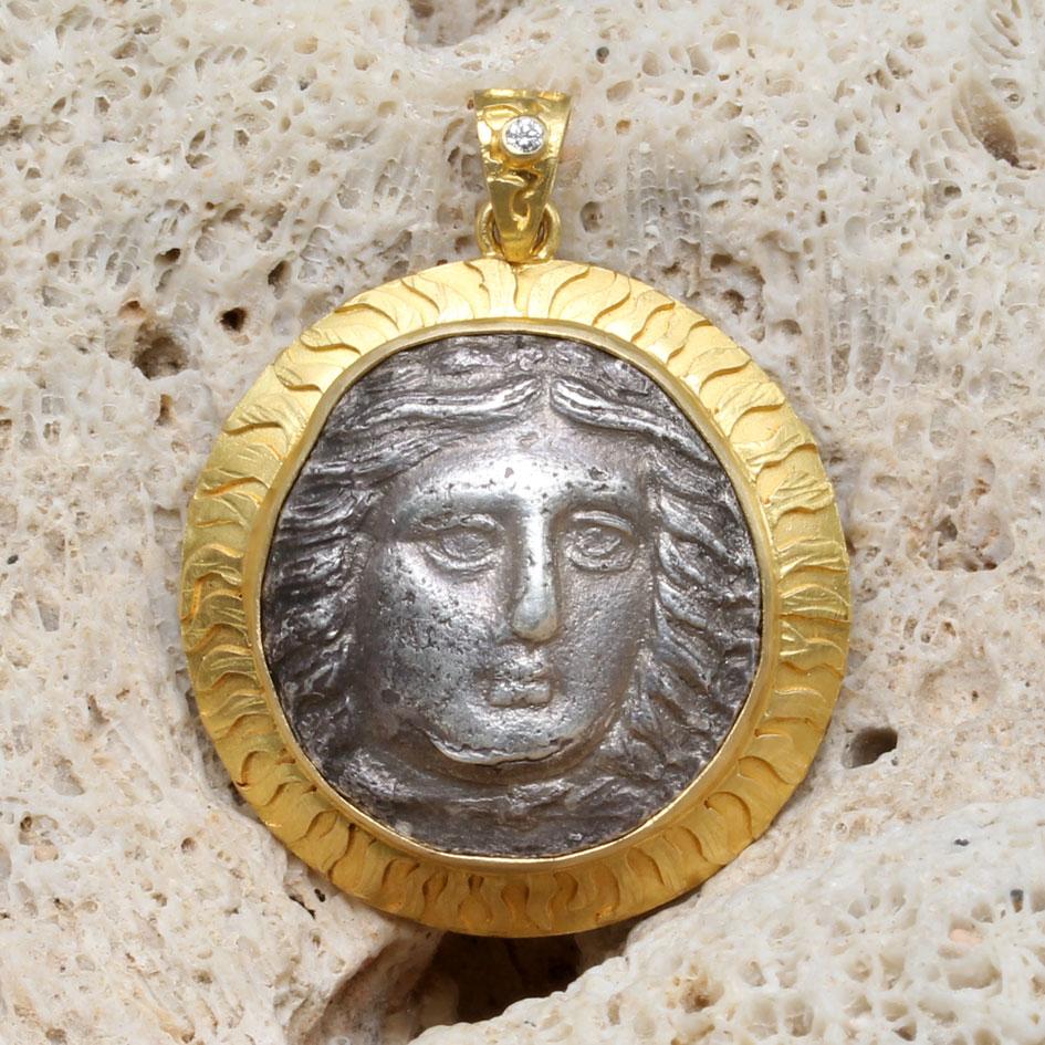 Ancient Greek 4th Century BC Apollo Tetradrachm Coin Diamond 18K Gold Pendant  For Sale 2