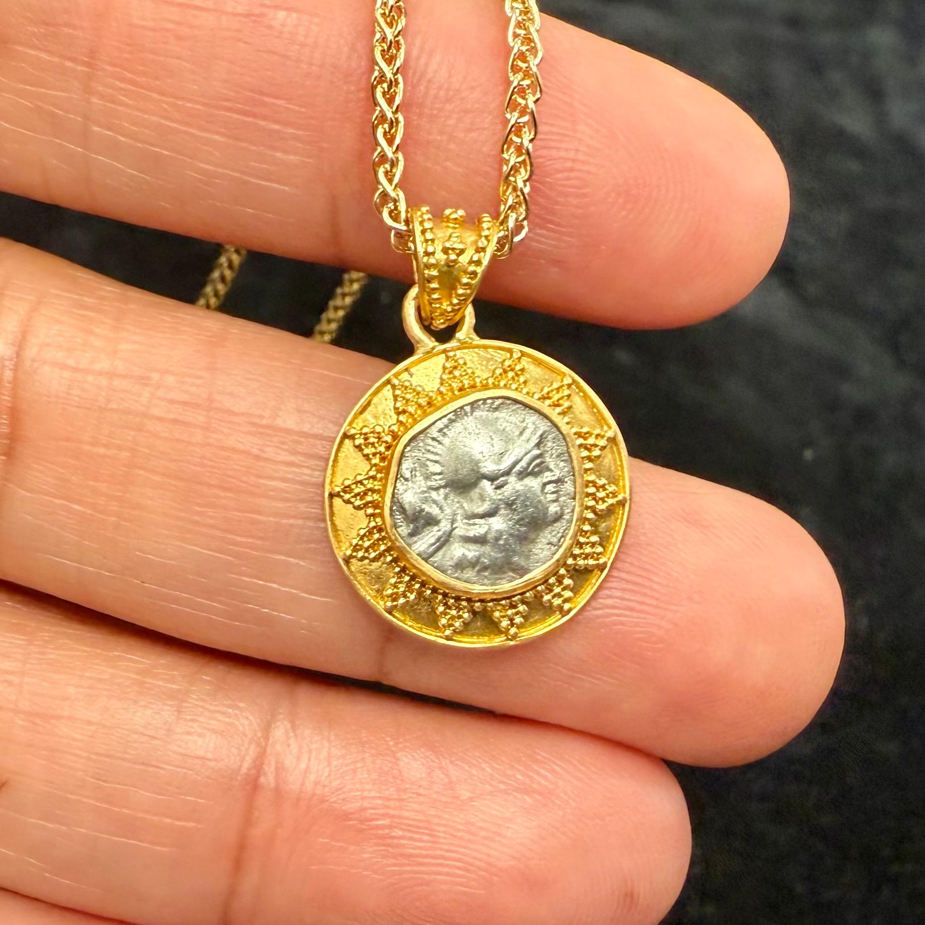 Pendentif en or 22K avec pièce de monnaie Athéna de l'Antiquité grecque du 4e siècle avant J.-C. en vente 8