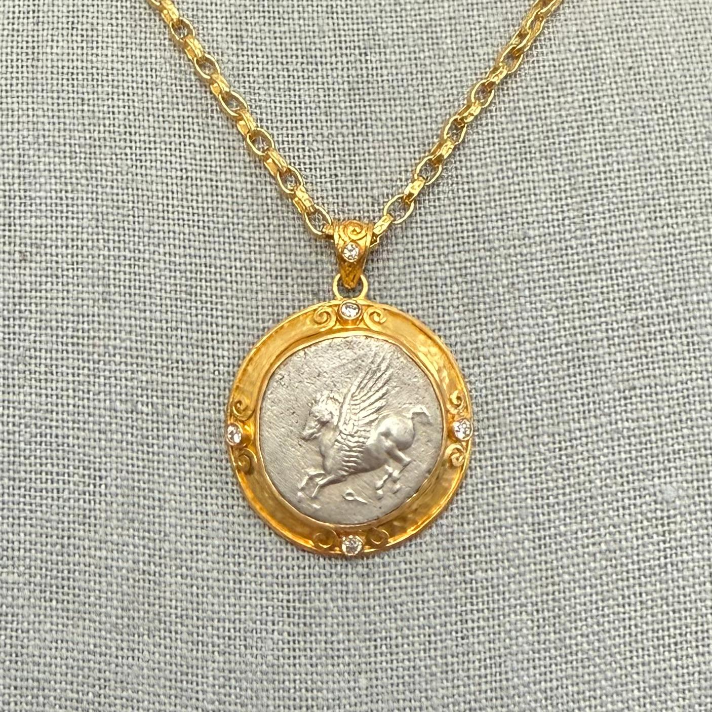 Pendentif en or 22K de l'ancienne Grèce du IVe siècle av. J.-C. Corinthe Pegasus Coin Diamants en vente 4