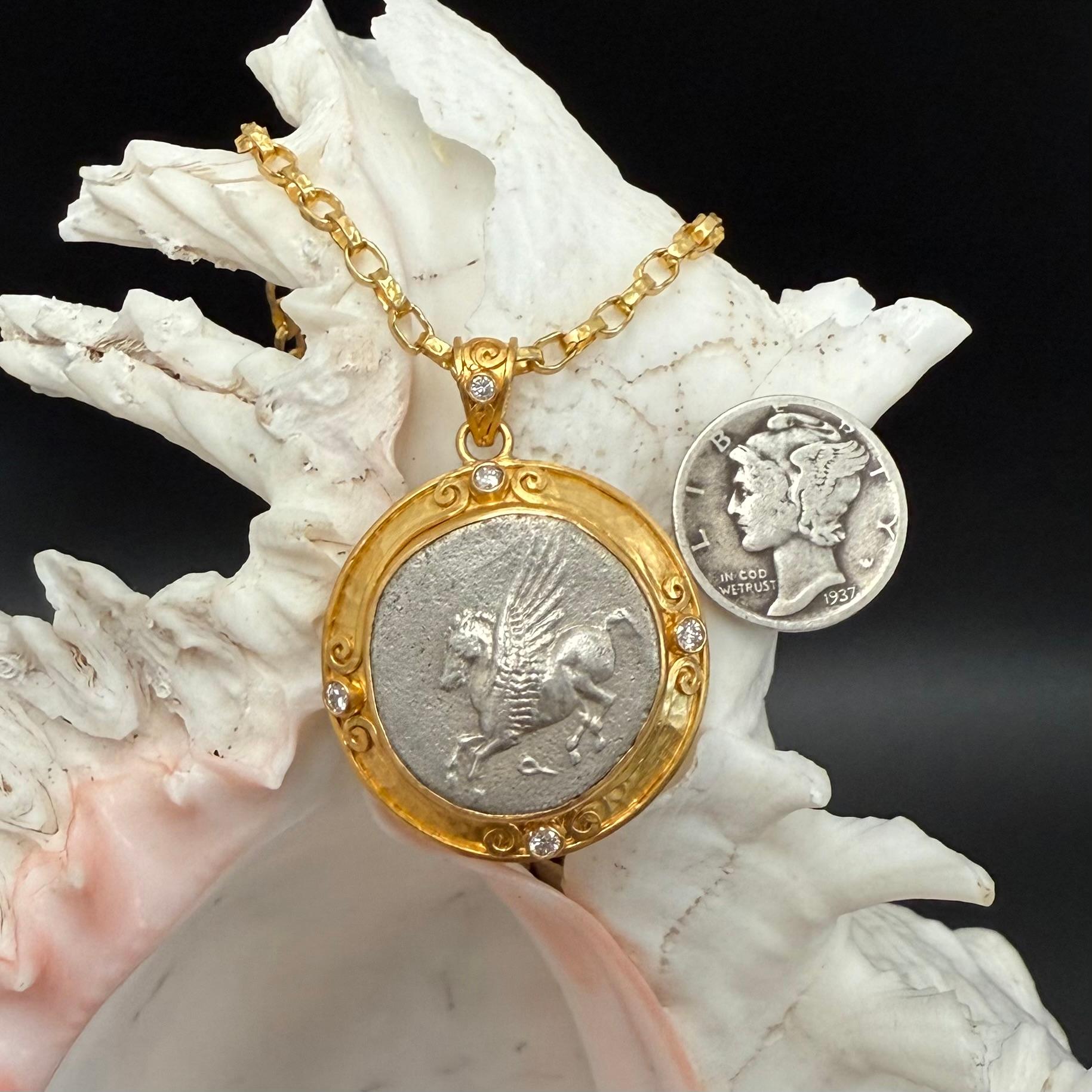 Pendentif en or 22K de l'ancienne Grèce du IVe siècle av. J.-C. Corinthe Pegasus Coin Diamants Unisexe en vente