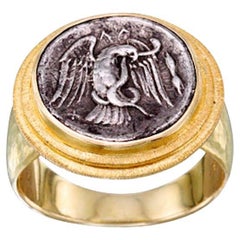 Anillo para caballero de oro de 18 quilates de la antigua moneda griega del águila del siglo IV a.C.