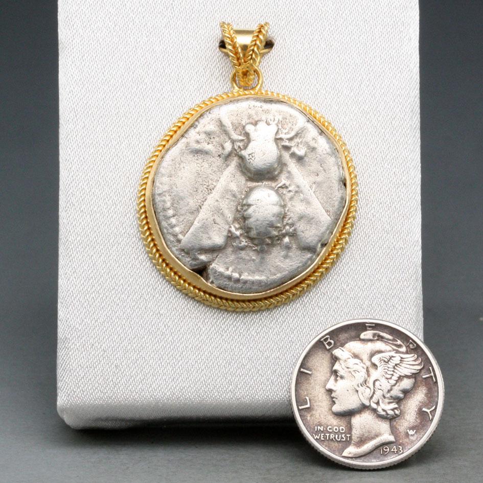 Ancient Greek 4th Century BC Ephesus Bee Coin 18K Gold Pendant  For Sale 3