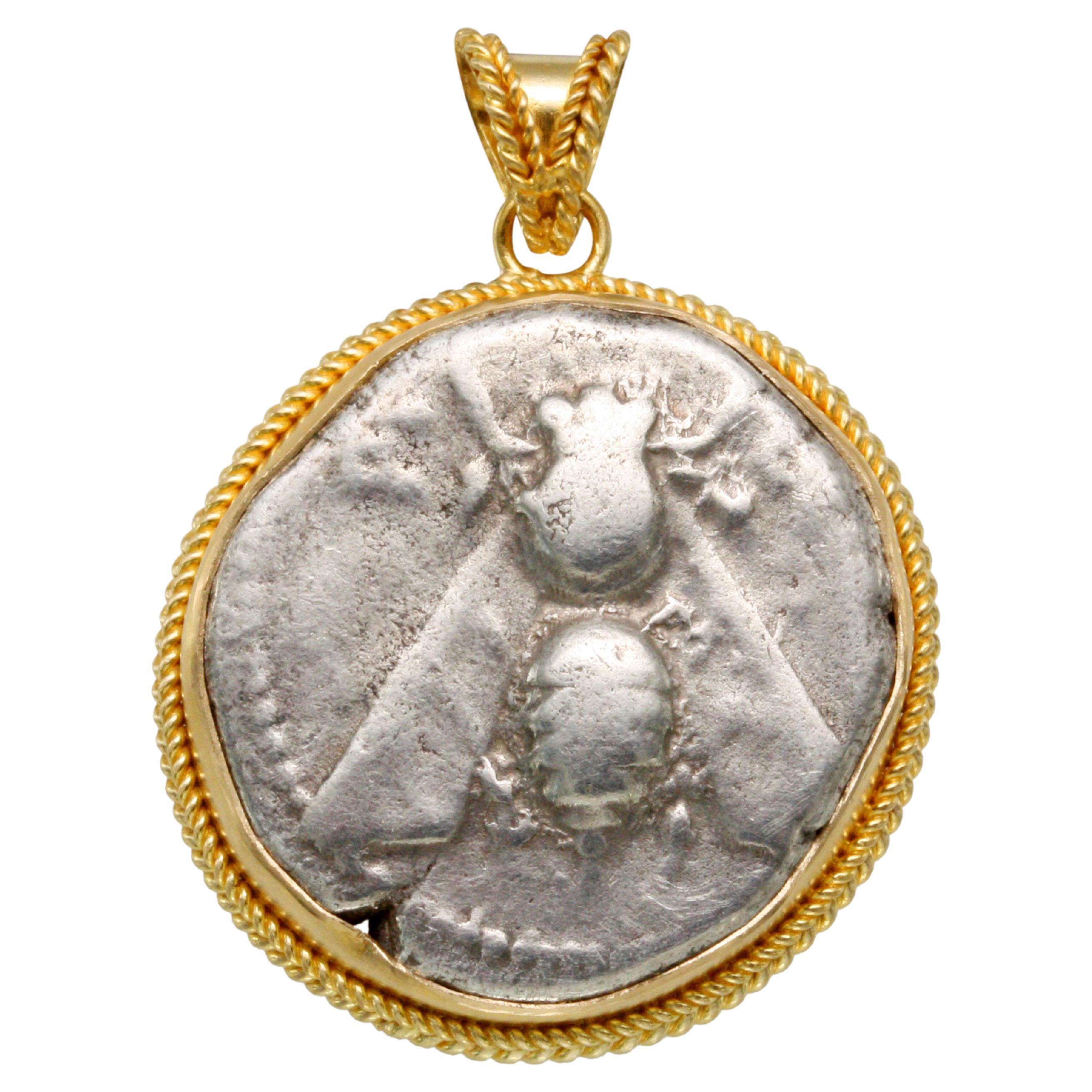 Antike griechische 4. Jahrhundert v. Chr. Ephesus Bienenmünze 18K Gold Anhänger  im Angebot