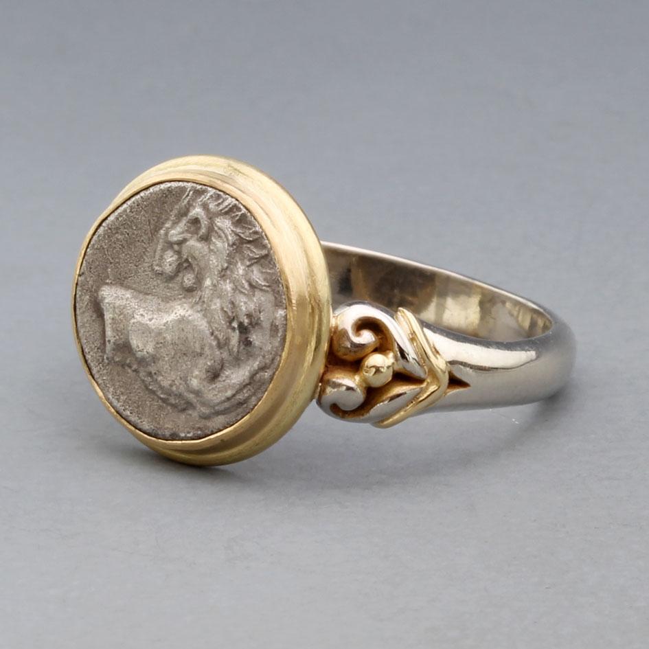 Bague en or blanc 18 carats/14 carats en forme de lion de l'Antiquité grecque du 4e siècle avant J.-C. Unisexe en vente