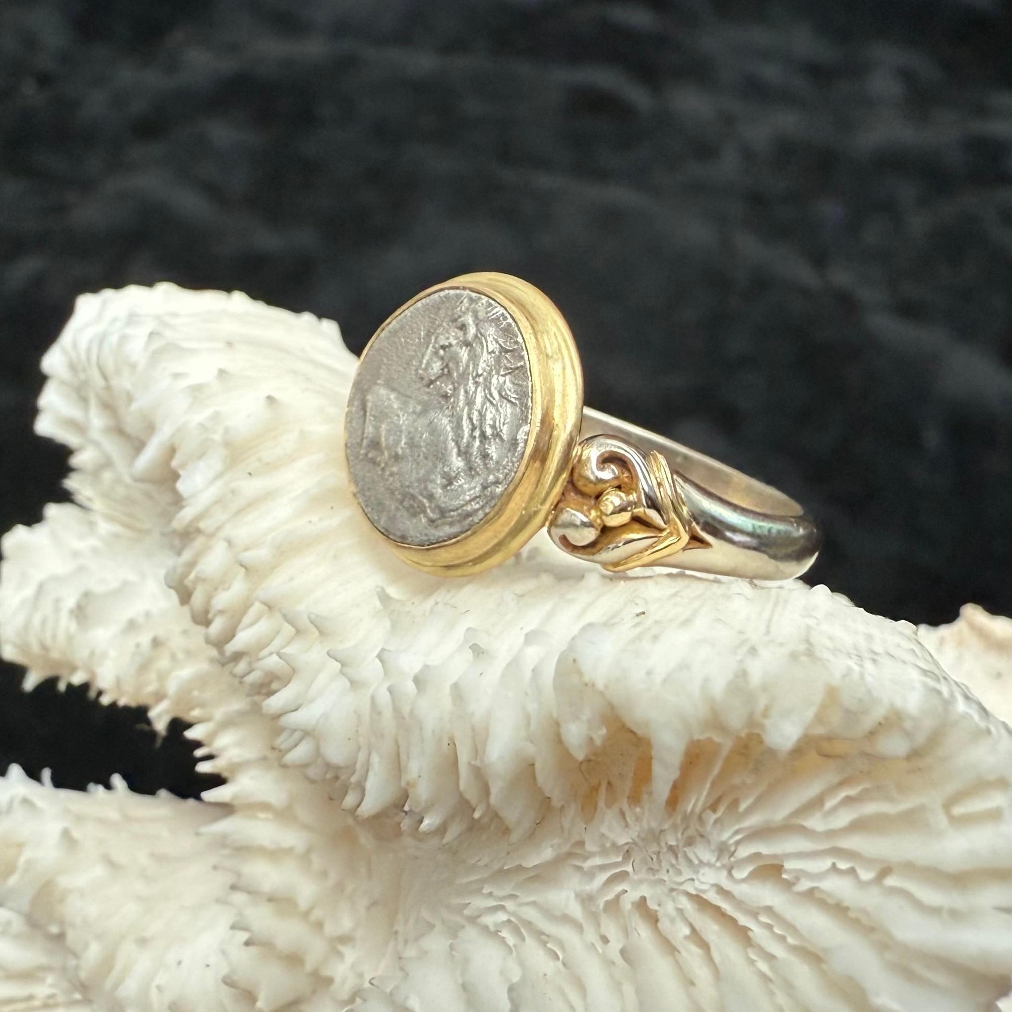 Bague en or blanc 18 carats/14 carats en forme de lion de l'Antiquité grecque du 4e siècle avant J.-C. en vente 4