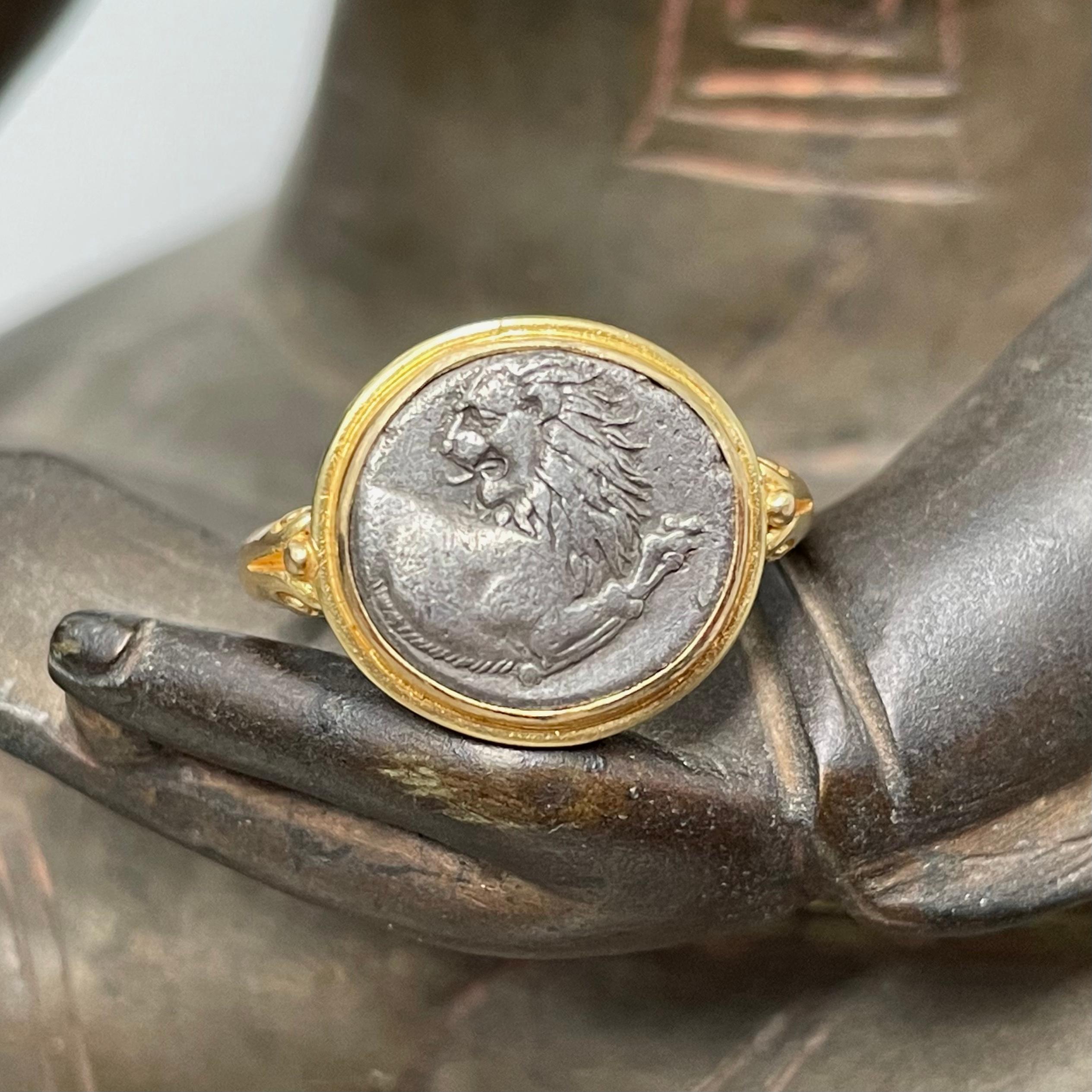 Grec classique Bague en or 18 carats en forme de lion de la Grèce antique du 4e siècle avant J.-C. en vente