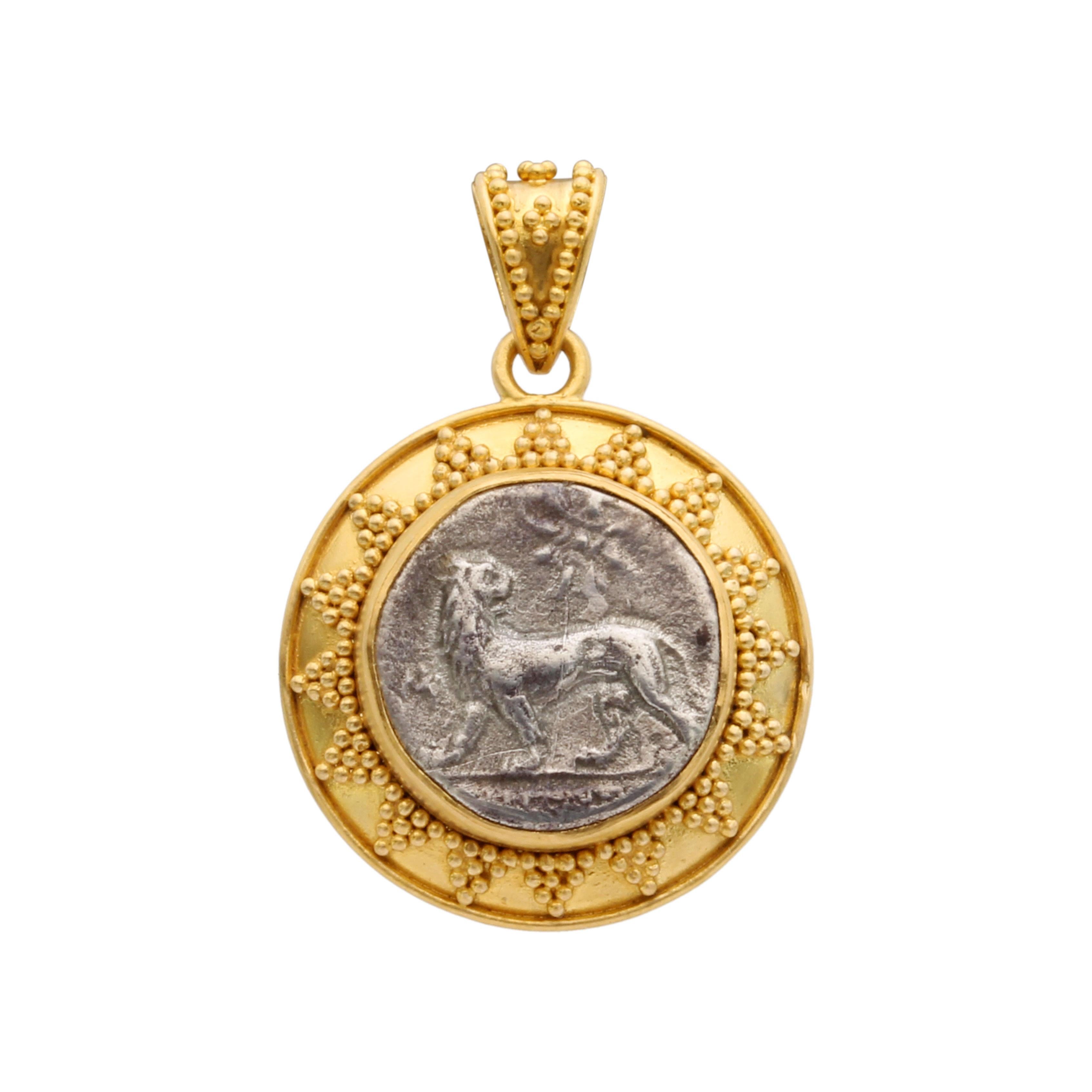 Antike griechische Löwenmünze aus dem 4. Jahrhundert v. Chr. 22K Gold-Anhänger für Damen oder Herren im Angebot