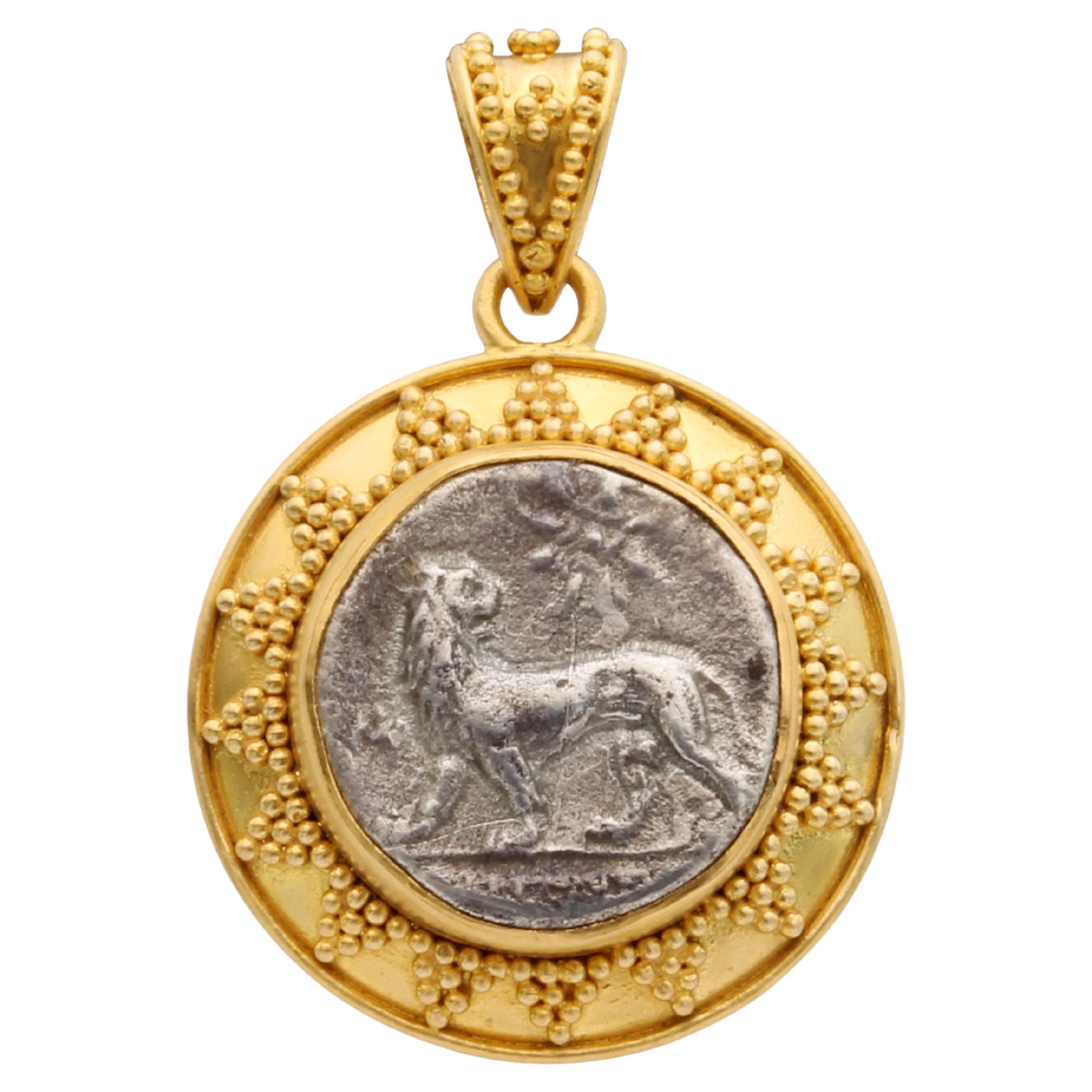 Antike griechische Löwenmünze aus dem 4. Jahrhundert v. Chr. 22K Gold-Anhänger im Angebot