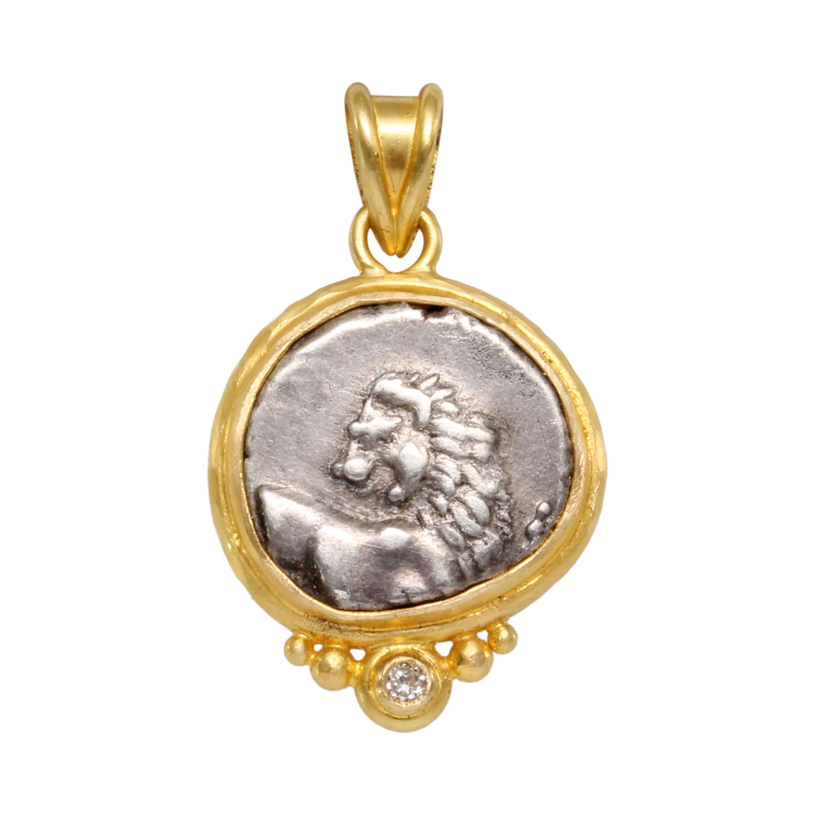 Pendentif en or 18K en forme de pièce de monnaie de lion de l'Antiquité grecque du 4e siècle avant J.-C. avec diamant 1