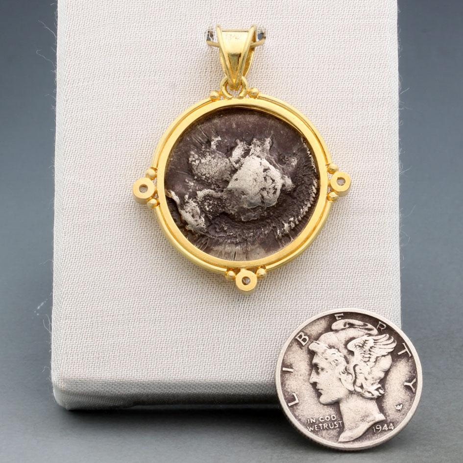 Ancient Greek 4th Century BC Silver Lion Coin Diamonds 18K Gold Pendant In New Condition For Sale In Soquel, CA