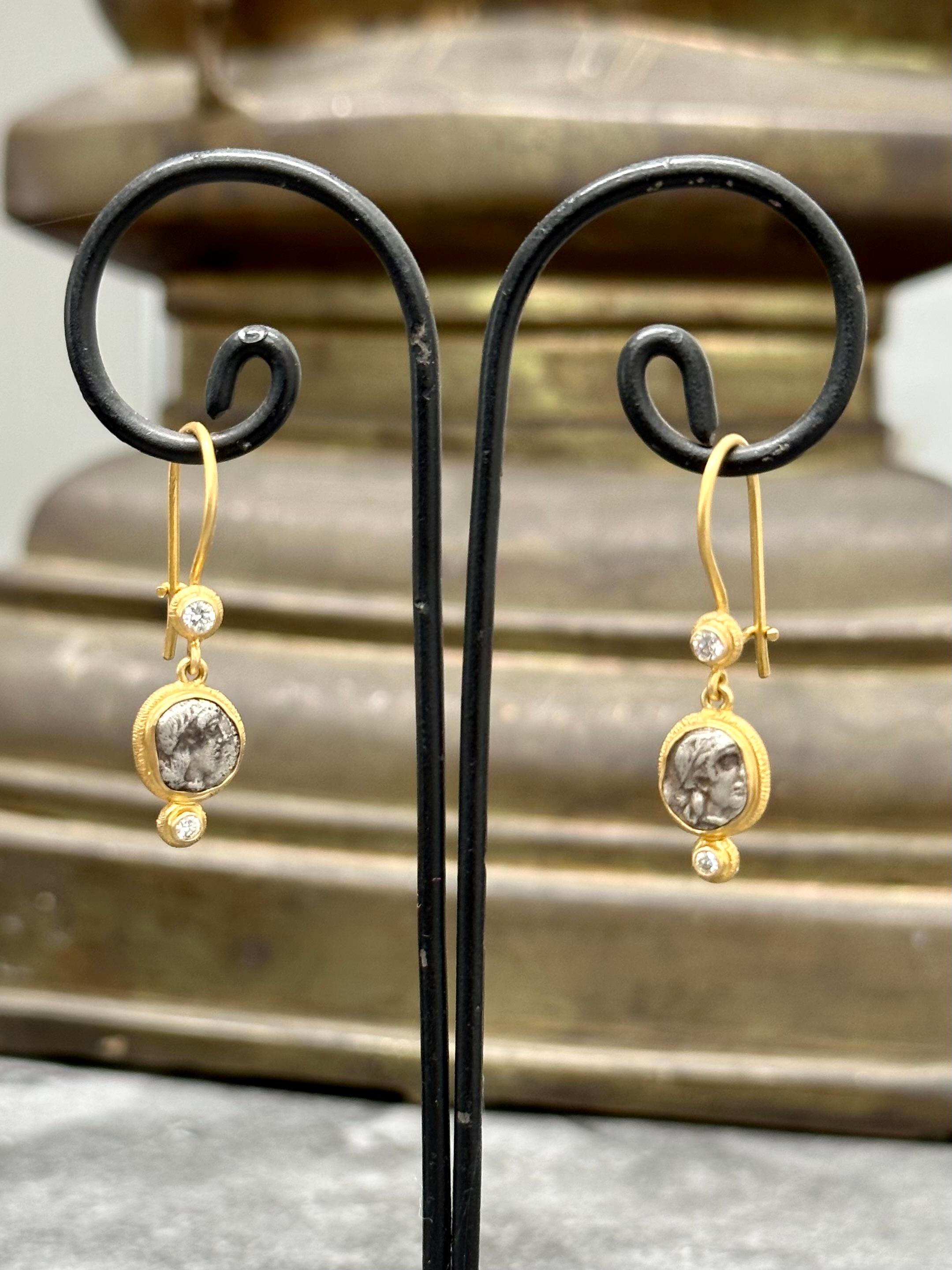 Ancient Greek 5th Century BC Apollo Coins Diamonds 18K Gold Earrings In New Condition In Soquel, CA