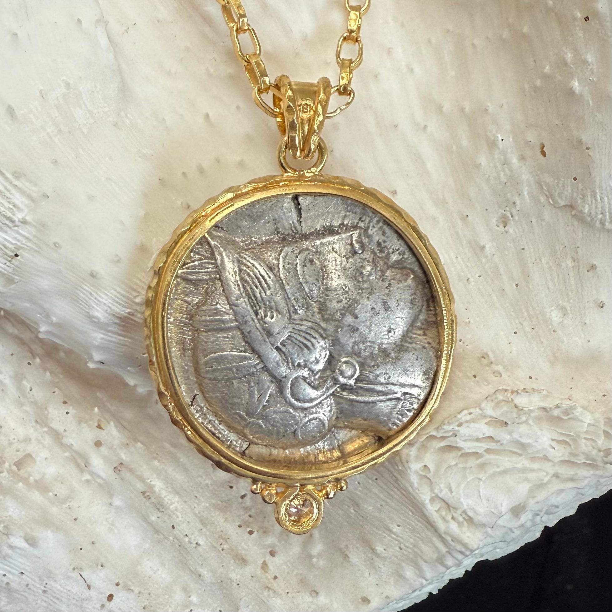 Ciondolo in oro 18 carati con moneta di Athena, antica Grecia del 5° secolo a.C. in vendita 1