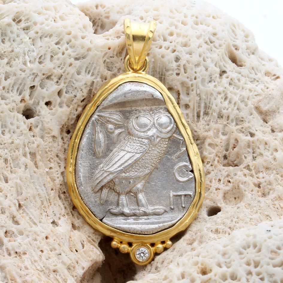 Pendentif en or 18 carats Athéna, hibou de la Grèce antique, 5e siècle av. en vente 1
