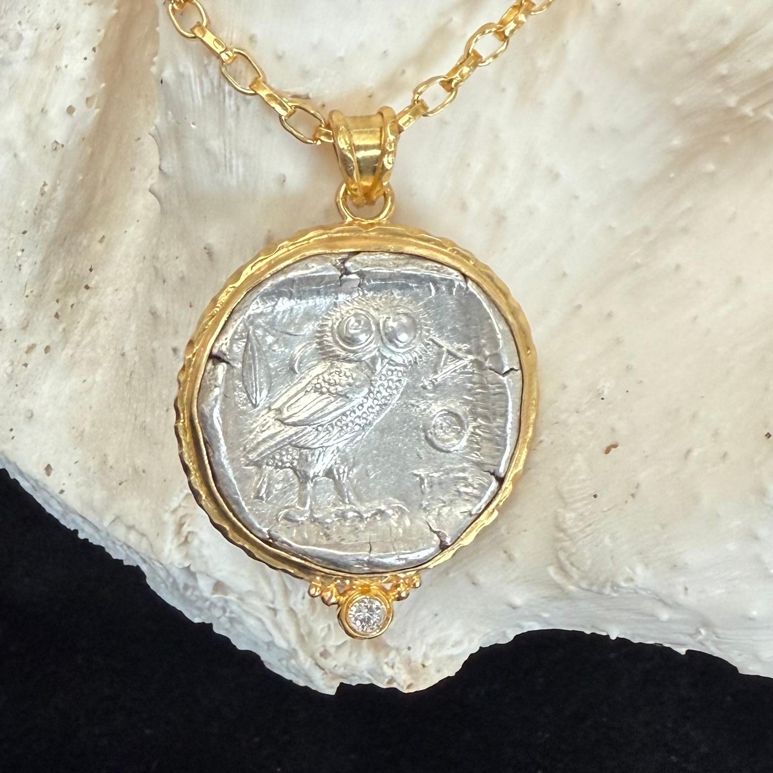 Ciondolo in oro 18 carati con moneta di Athena, antica Grecia del 5° secolo a.C. in vendita 2
